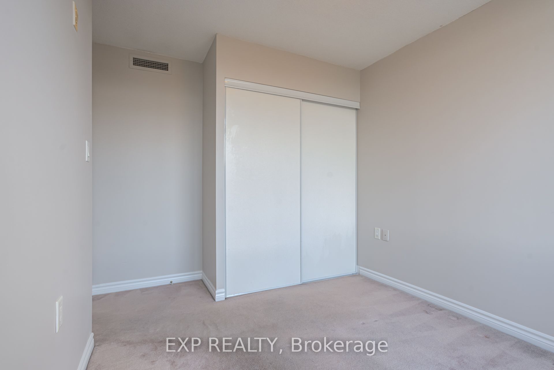 3840 Bathurst Street 506 Property Photo 13