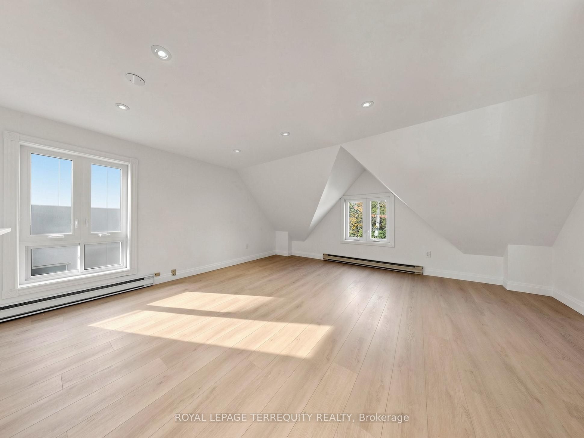 41 Summerhill Avenue 3 Property Photo 8