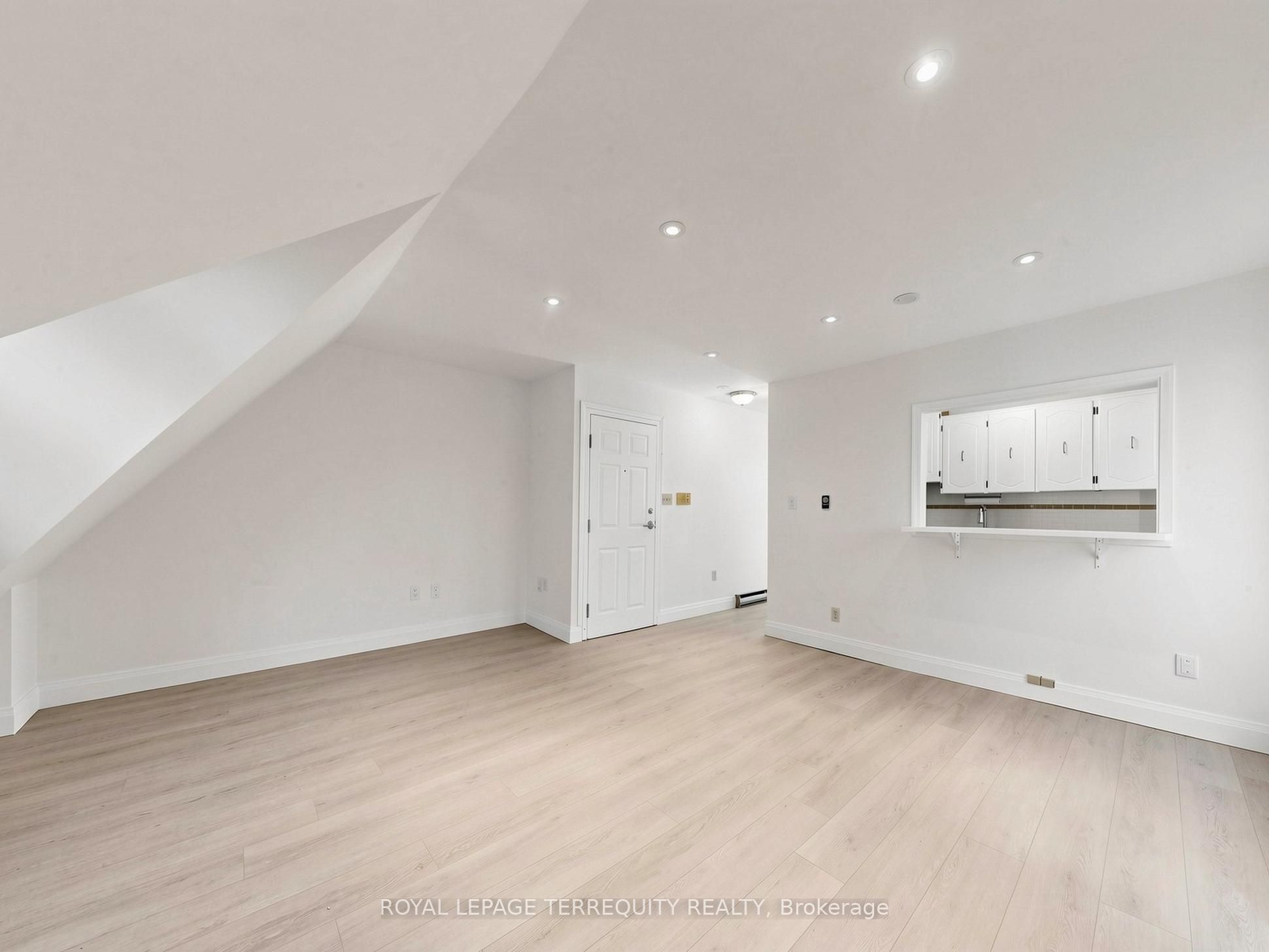 41 Summerhill Avenue 3 Property Photo 11