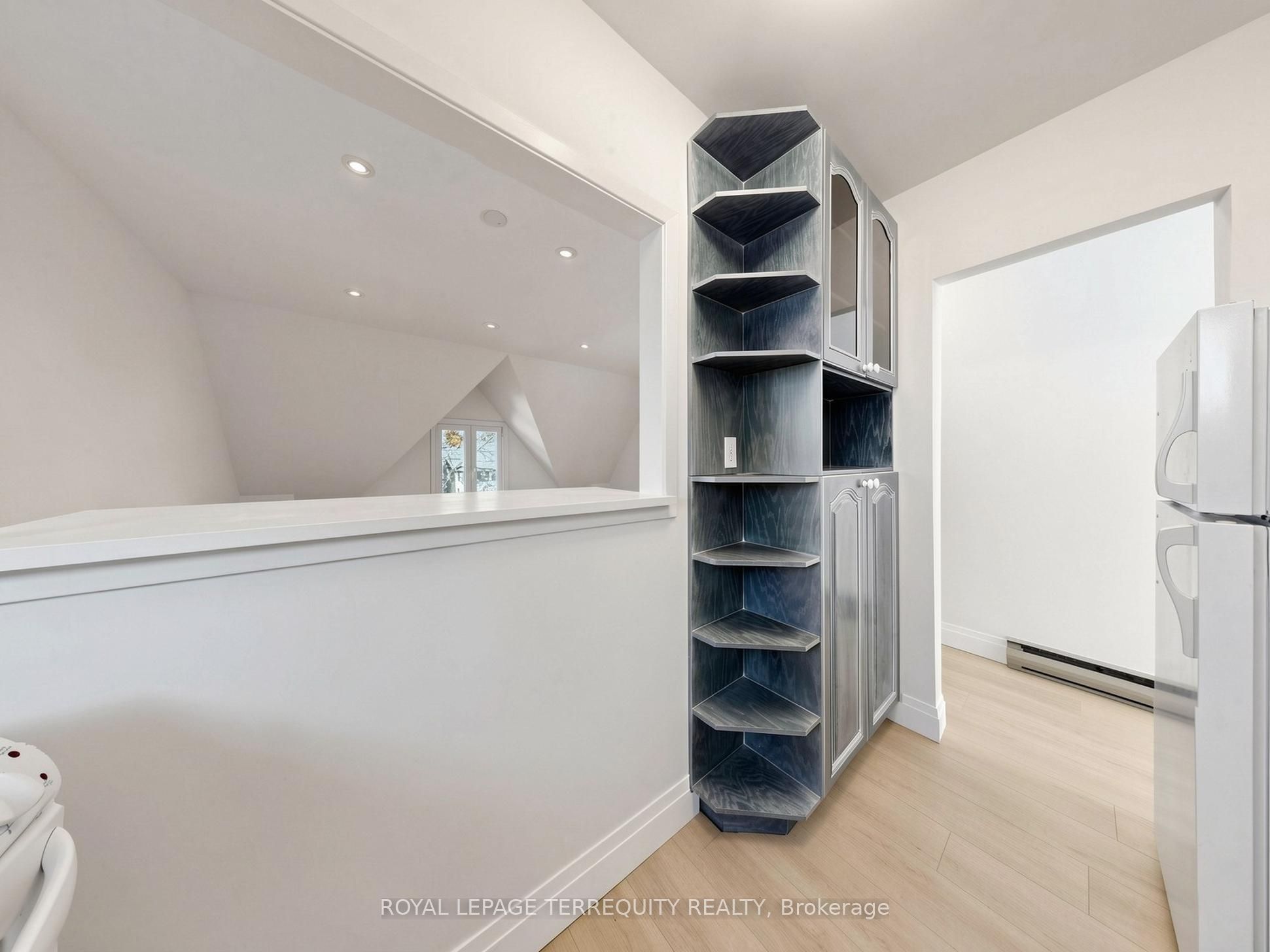 41 Summerhill Avenue 3 Property Photo 17