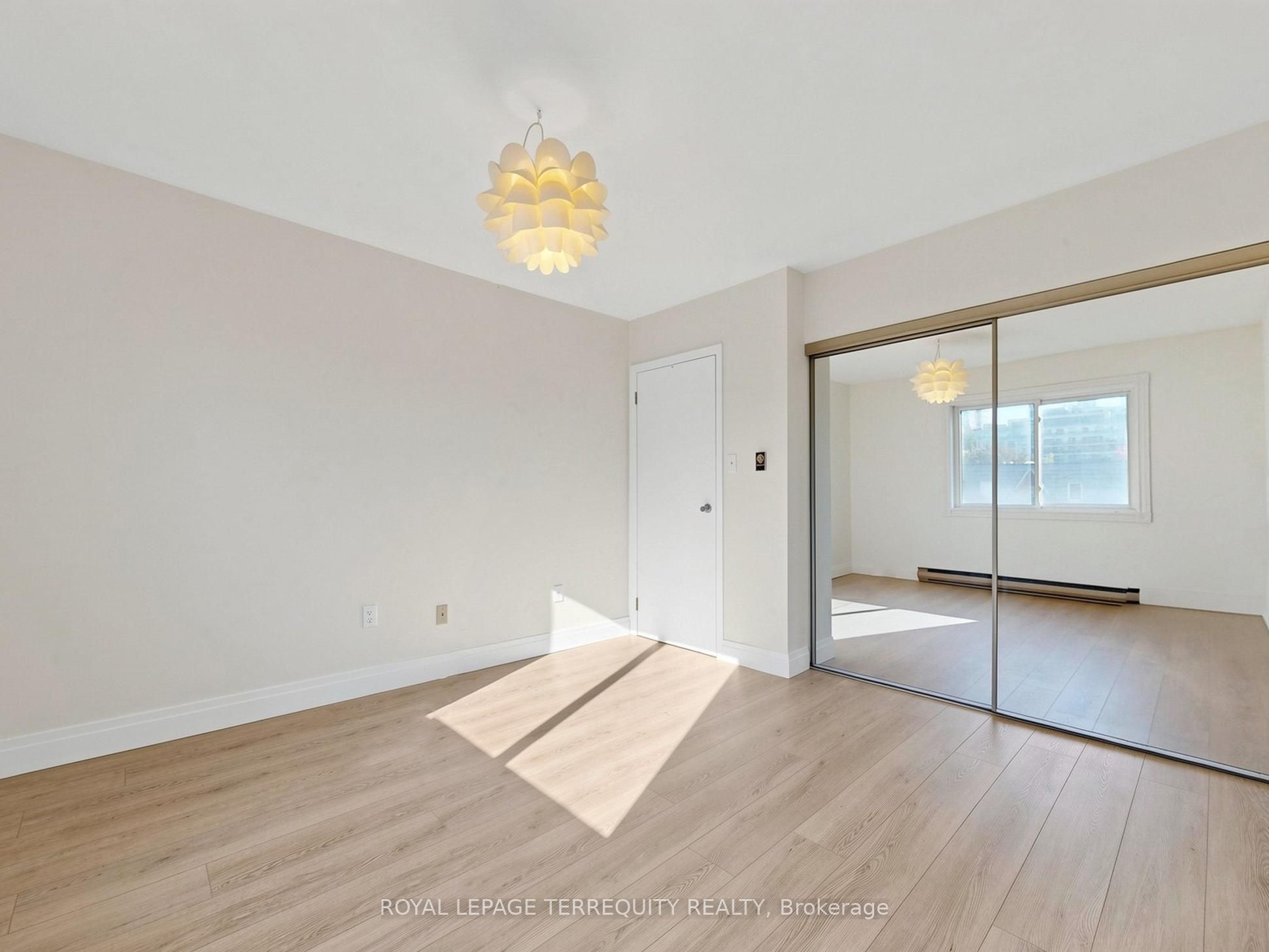41 Summerhill Avenue 3 Property Photo 19
