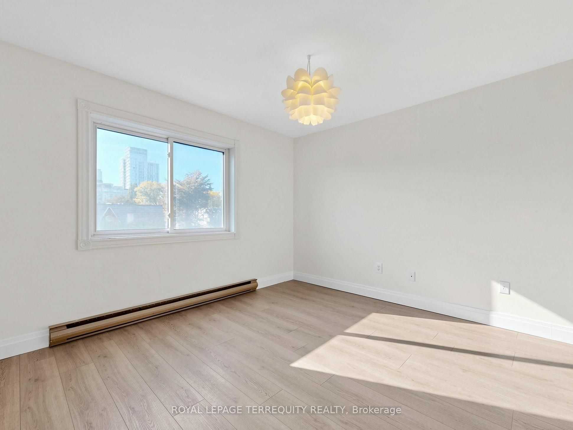 41 Summerhill Avenue 3 Property Photo 21