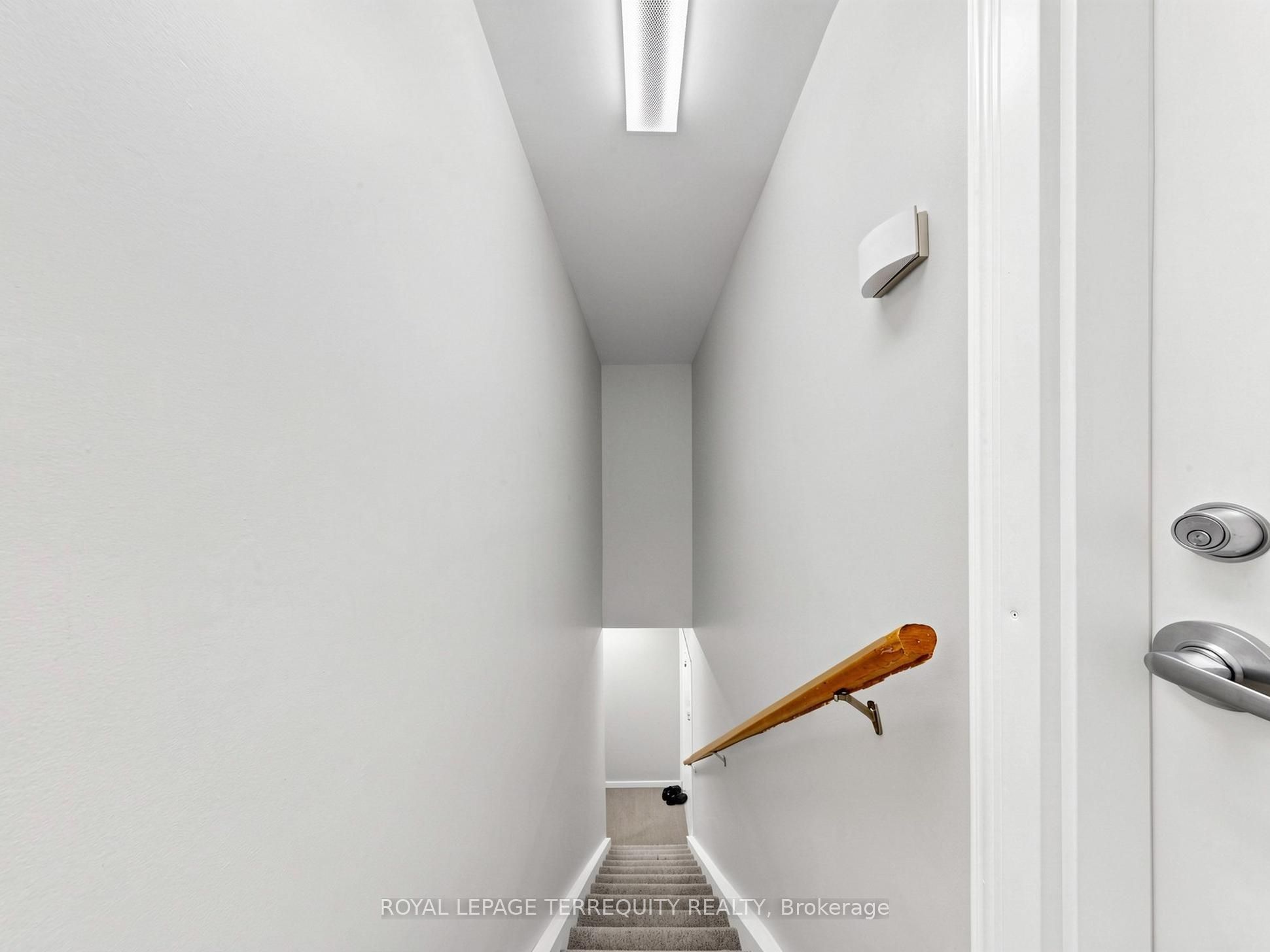 41 Summerhill Avenue 3 Property Photo 25