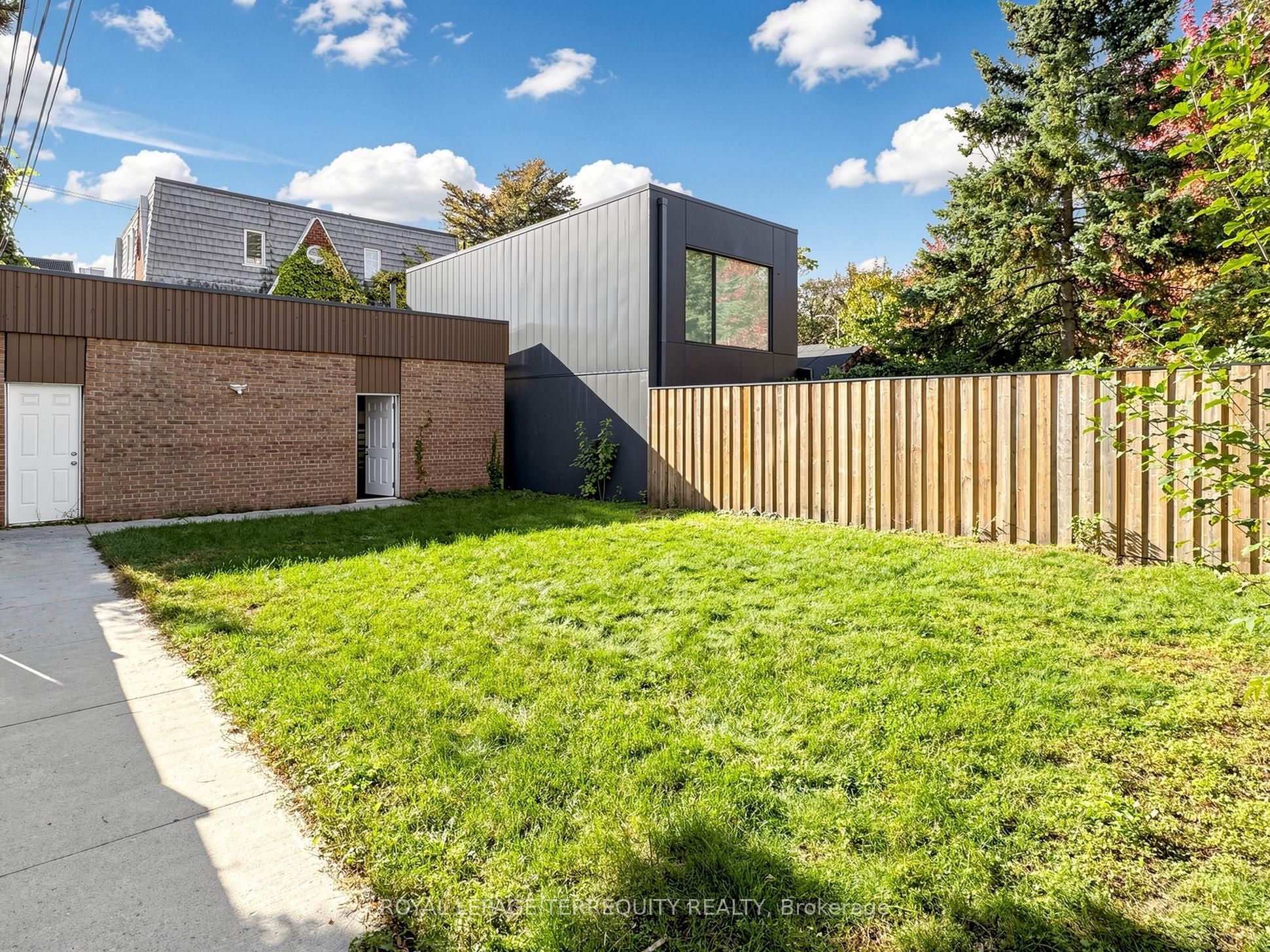 41 Summerhill Avenue 3 Property Photo 34