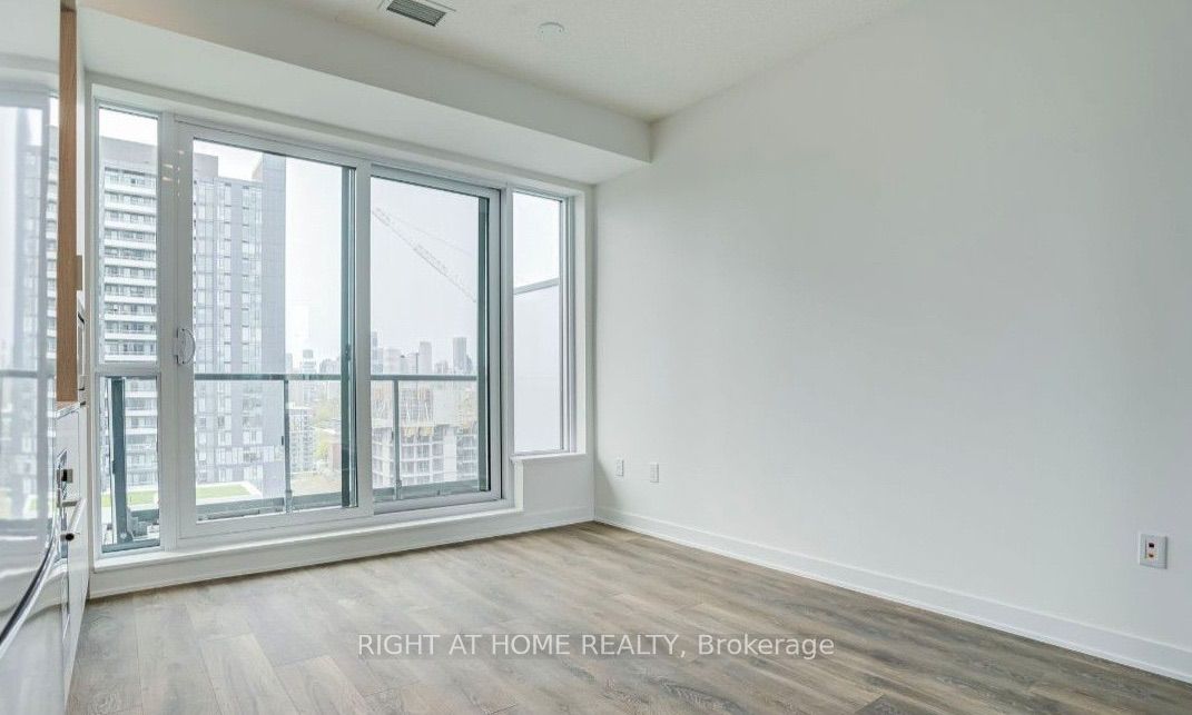 130 River Street 1806 Property Photo 3