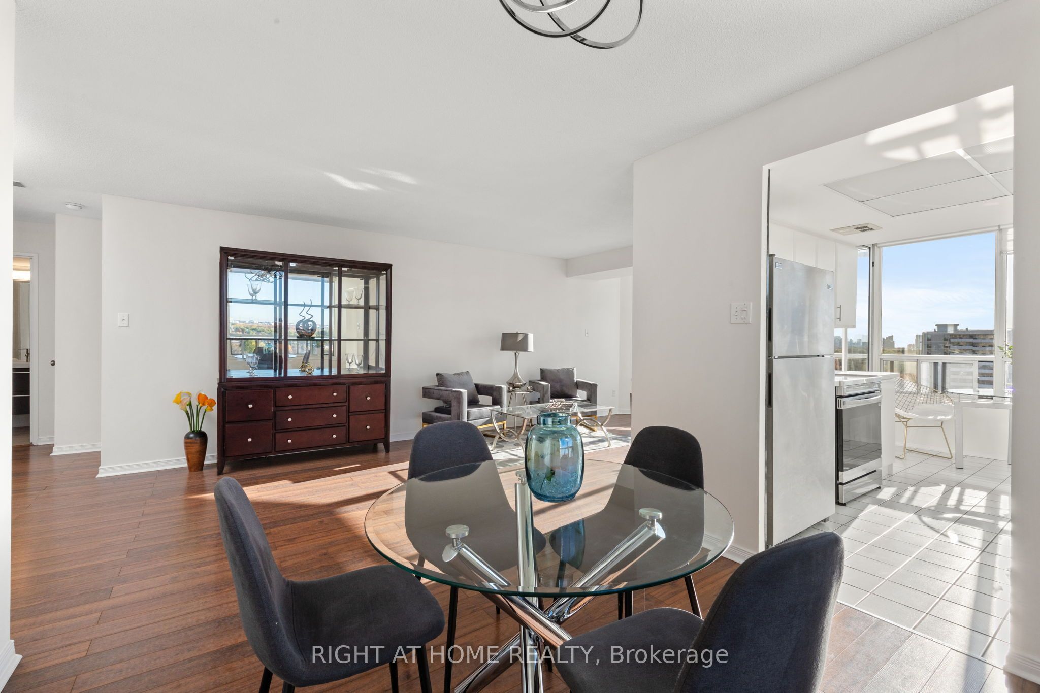 1208 - 1101 Steeles Avenue W Property Photo 8