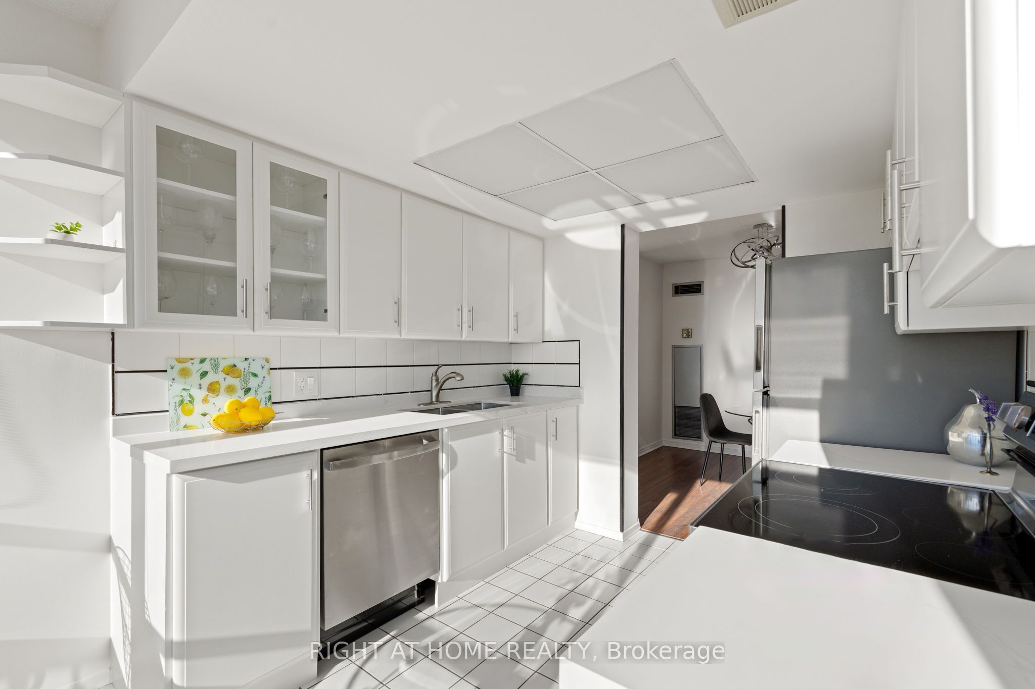 1208 - 1101 Steeles Avenue W Property Photo 11