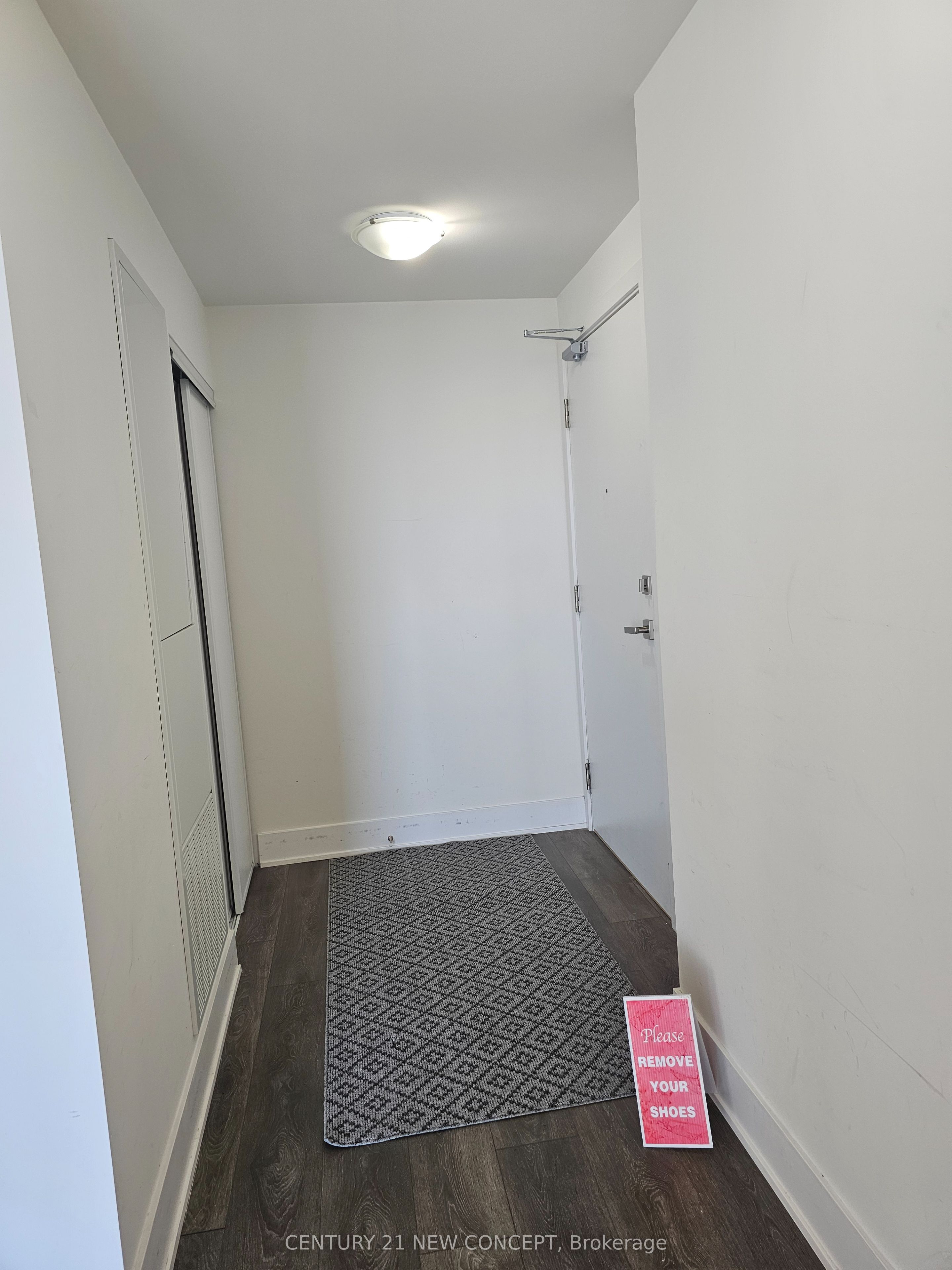 188 Fairview Mall Drive 2015 Property Photo 4