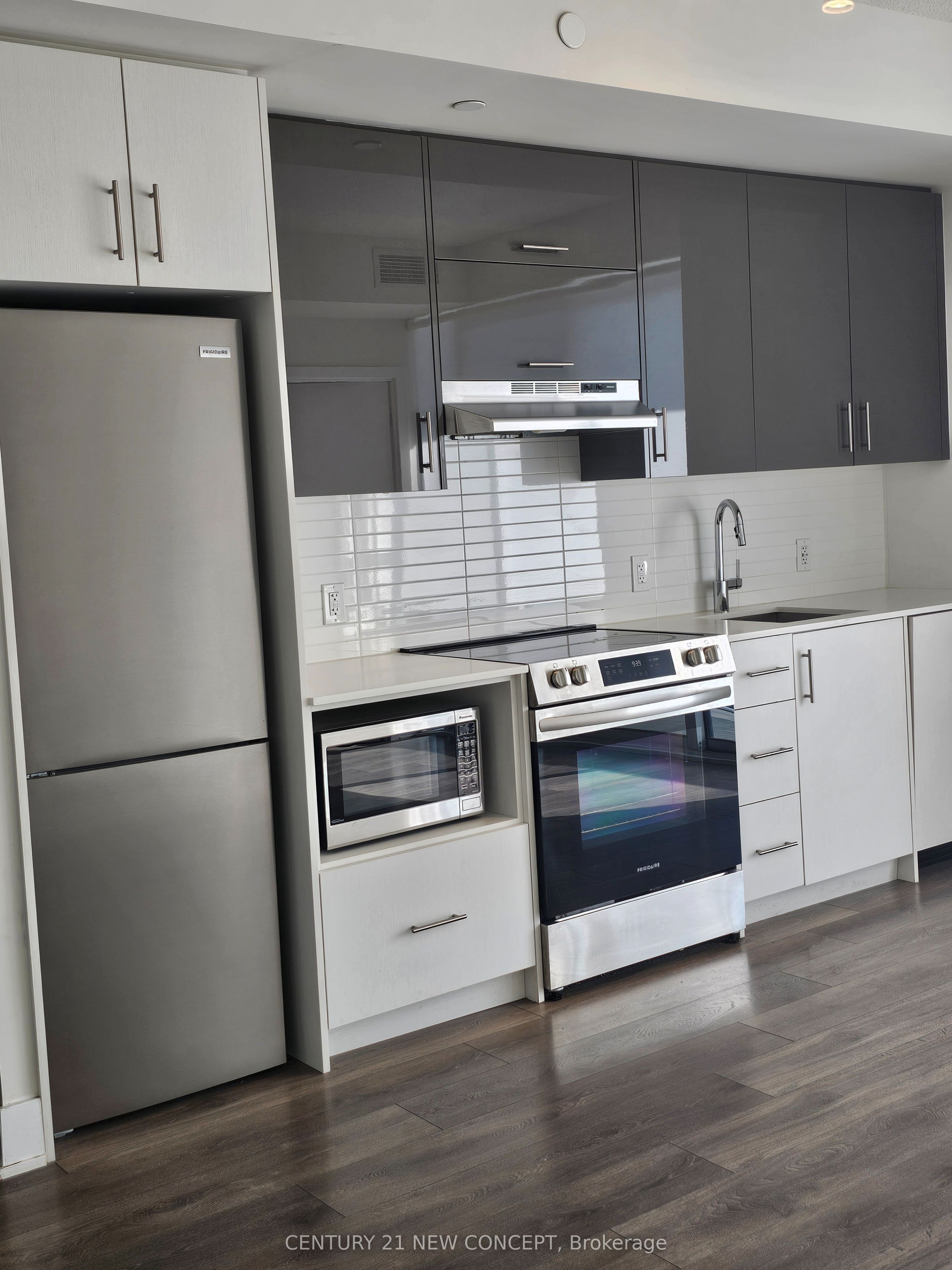 188 Fairview Mall Drive 2015 Property Photo 5