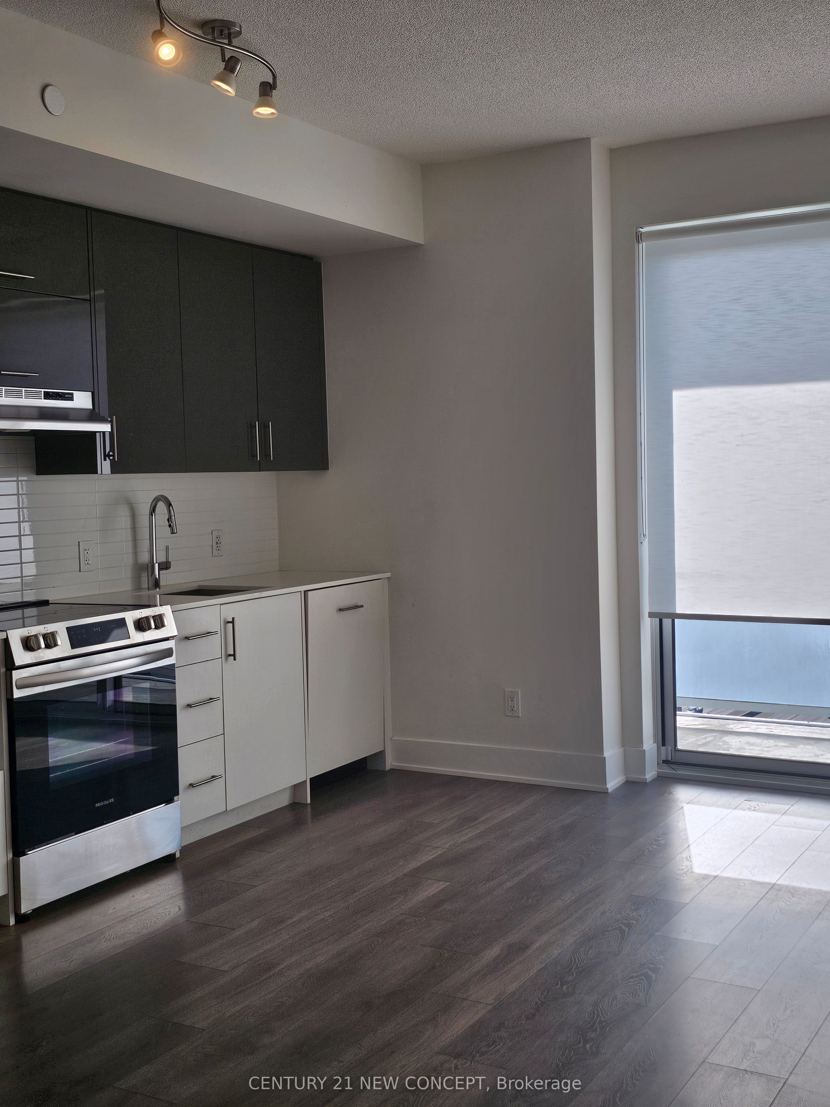 188 Fairview Mall Drive 2015 Property Photo 6