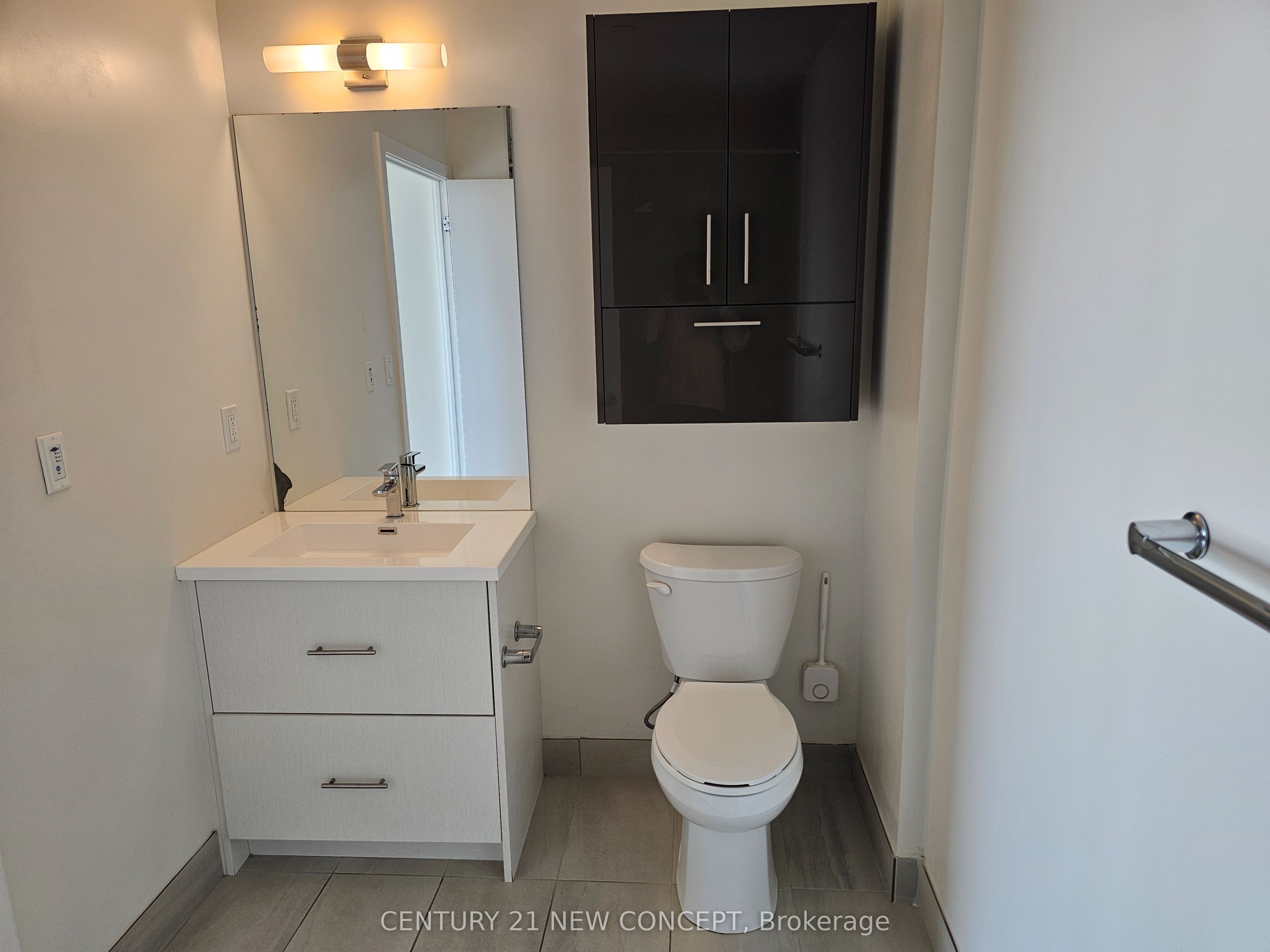 188 Fairview Mall Drive 2015 Property Photo 8