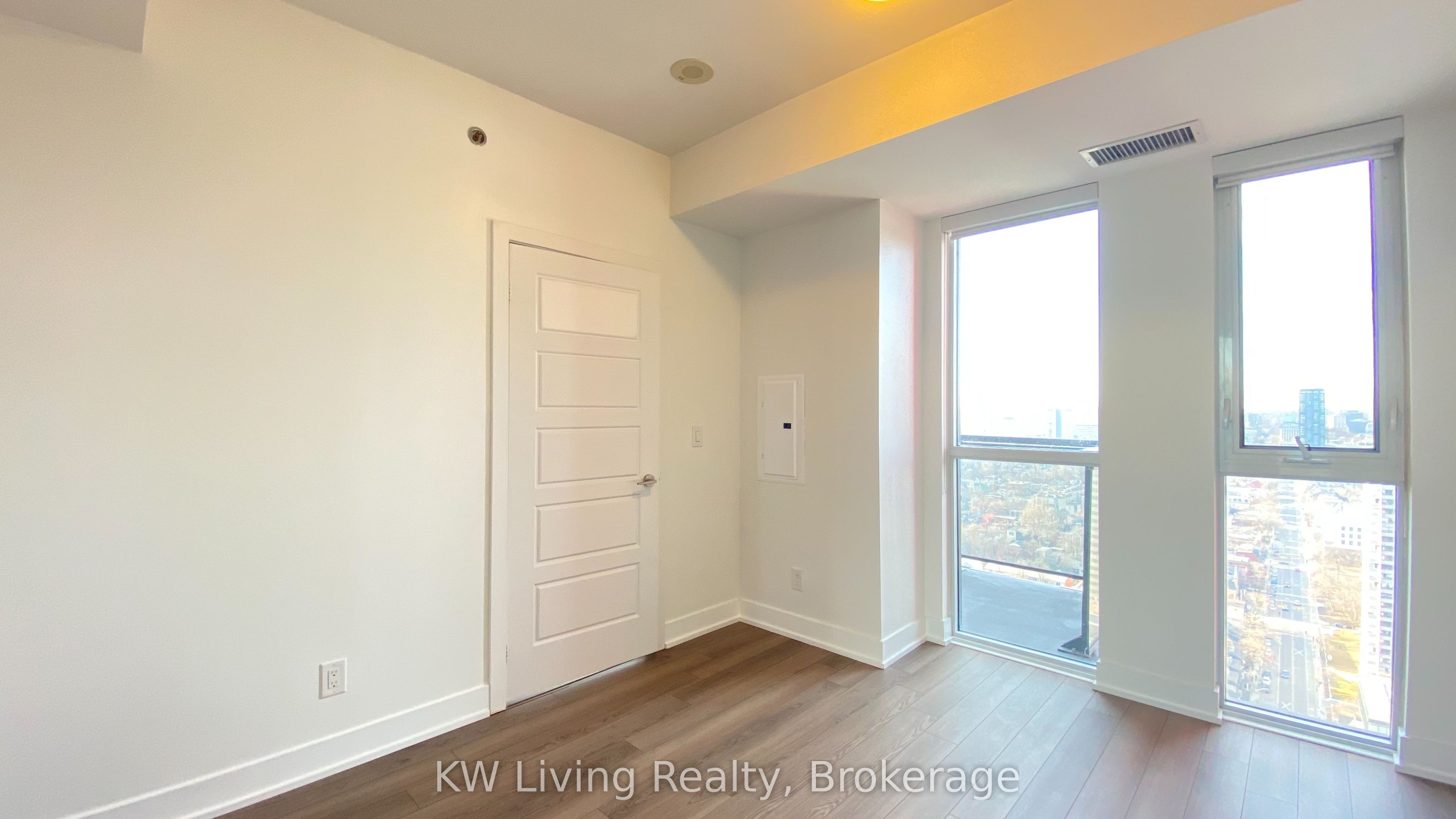 318 Richmond Street W 2802 Property Photo 14