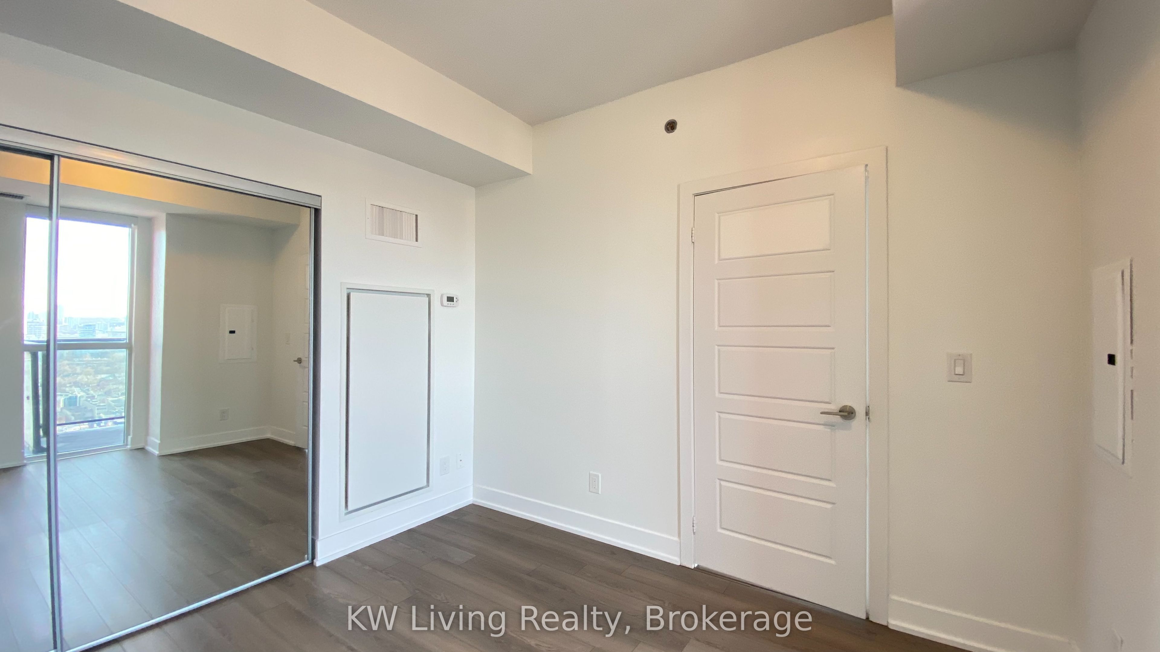 318 Richmond Street W 2802 Property Photo 15