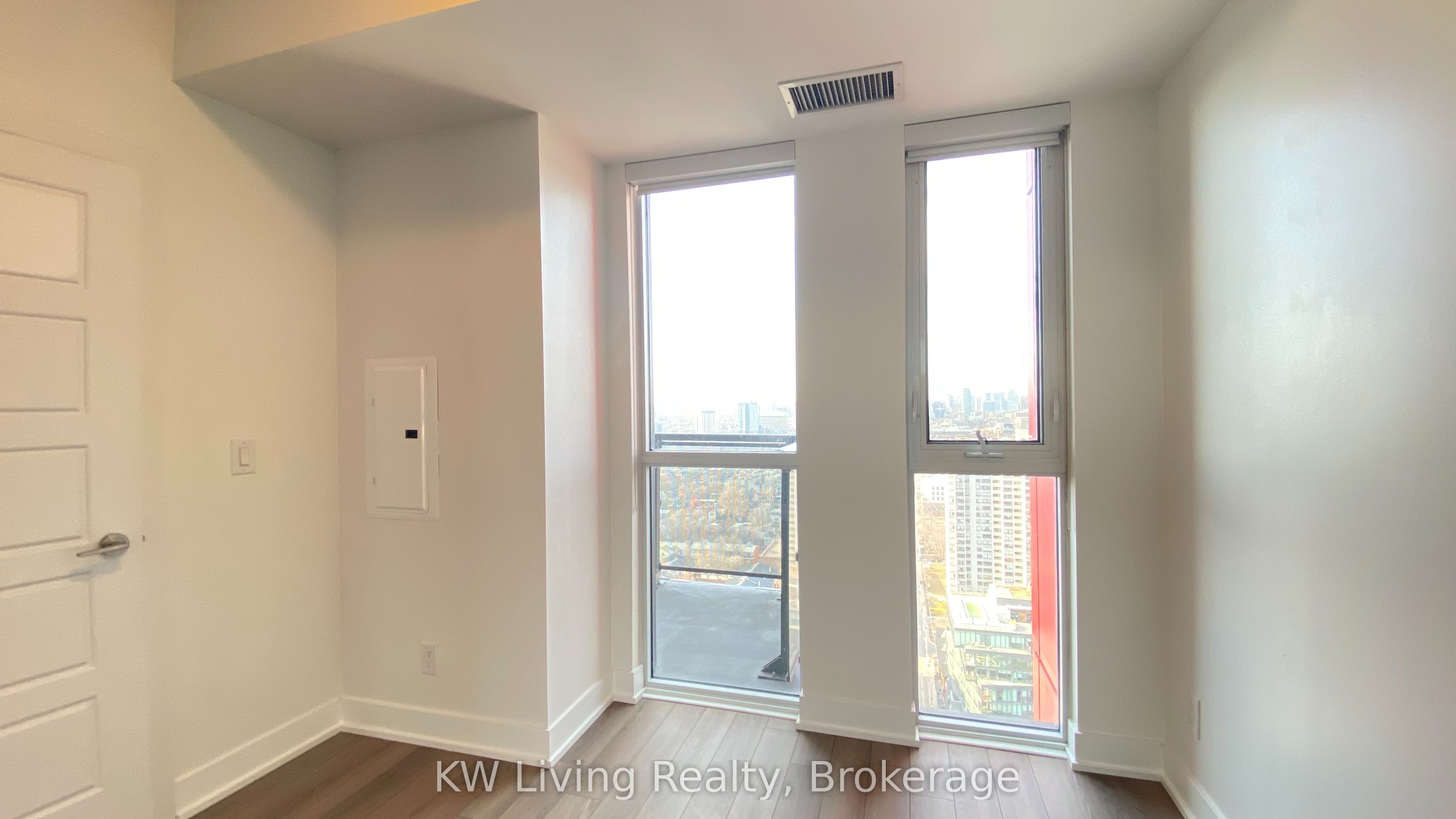318 Richmond Street W 2802 Property Photo 16