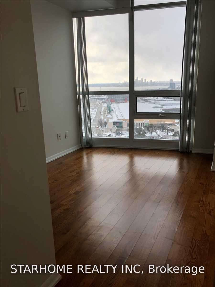 215 Fort York Boulevard 3307 Property Photo 4
