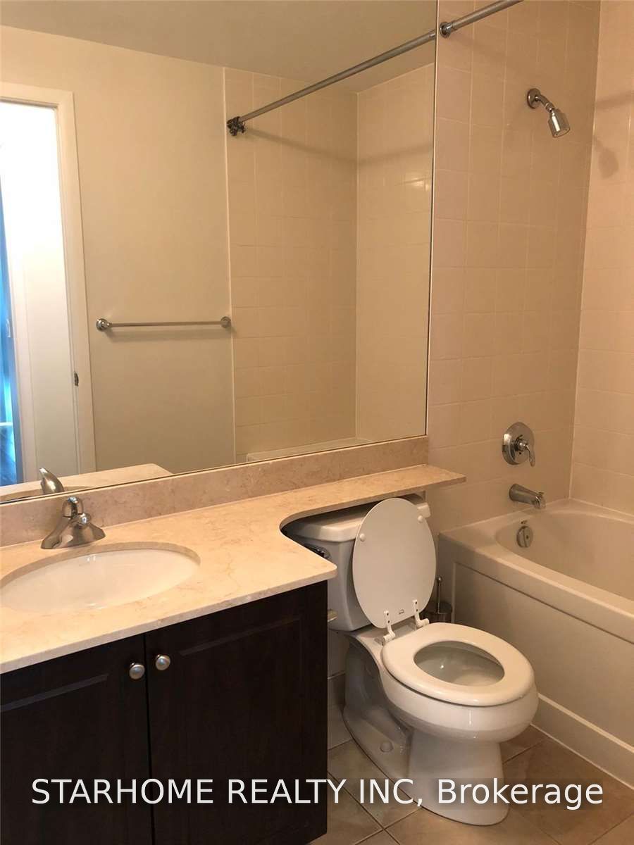 215 Fort York Boulevard 3307 Property Photo 6