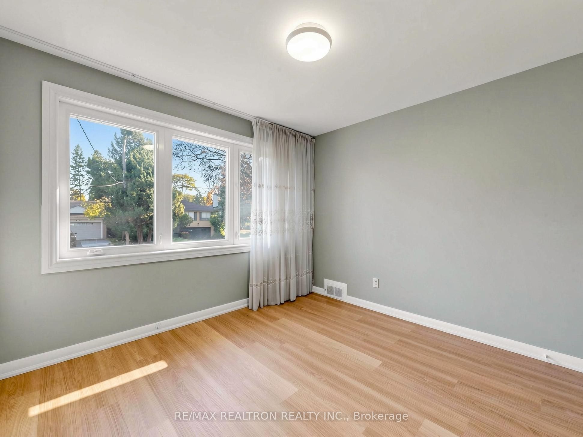 33 Sumner Heights Drive Property Photo 17
