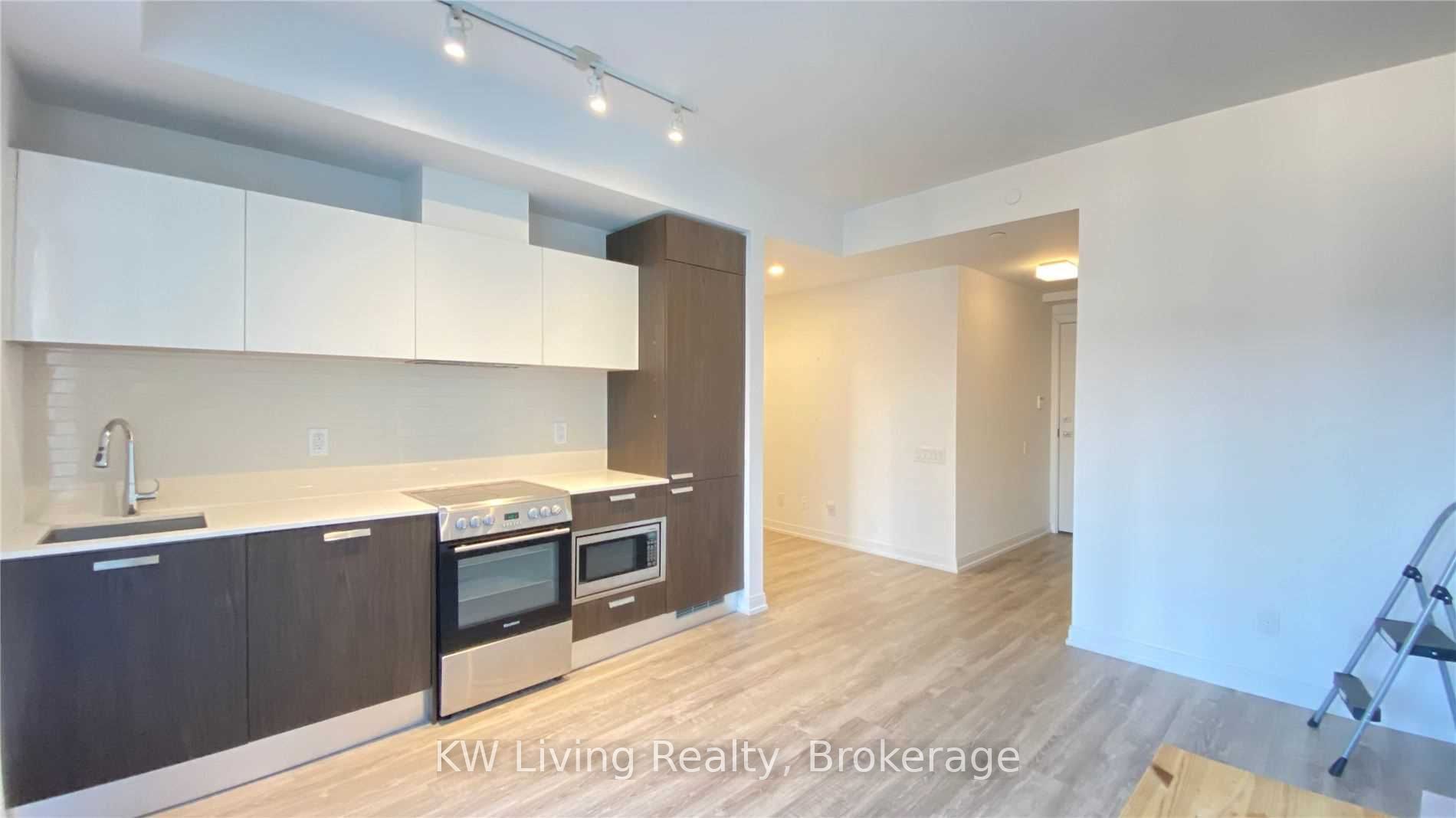 50 Charles Street E 411 Property Photo 2