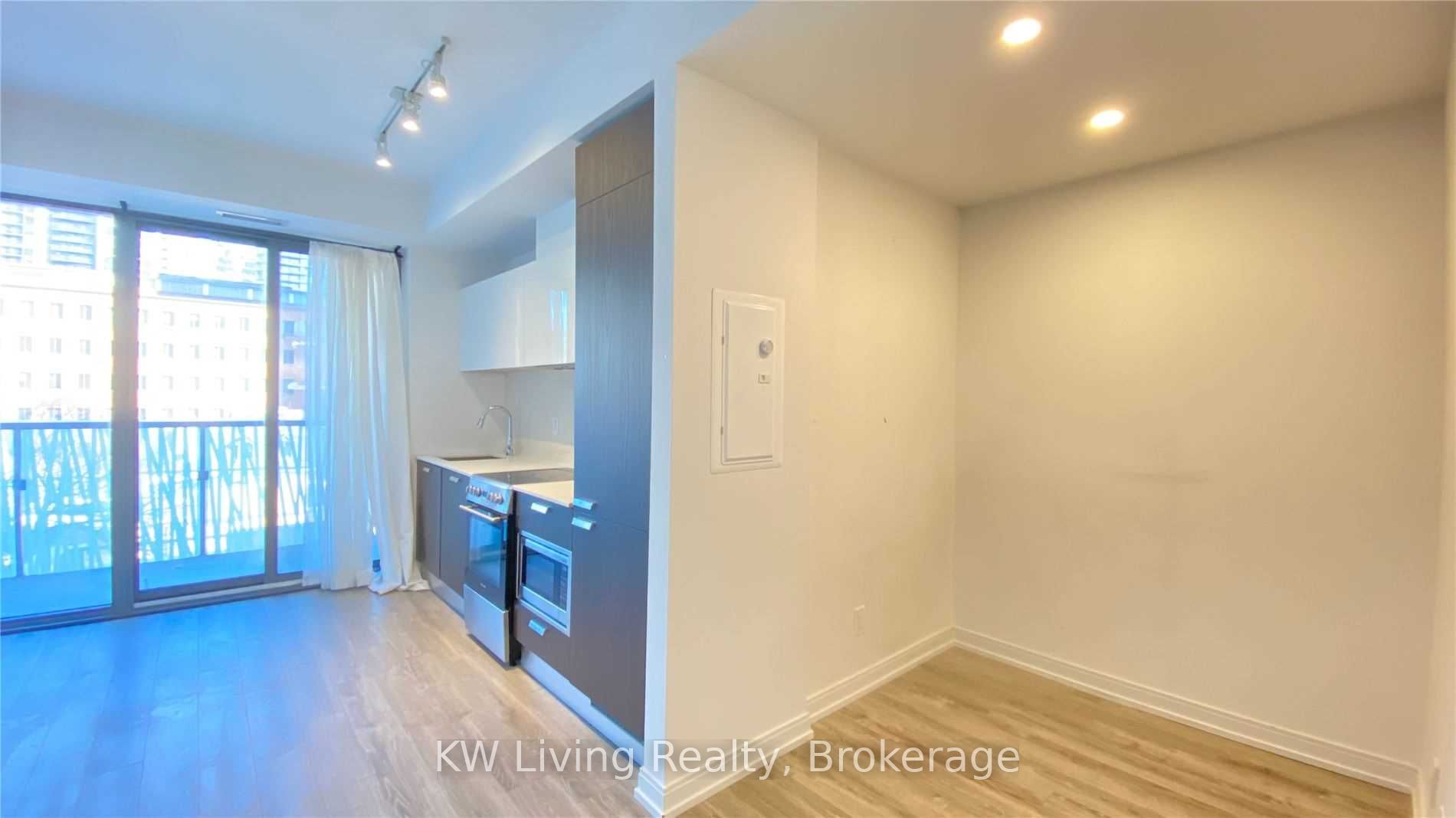 50 Charles Street E 411 Property Photo 4