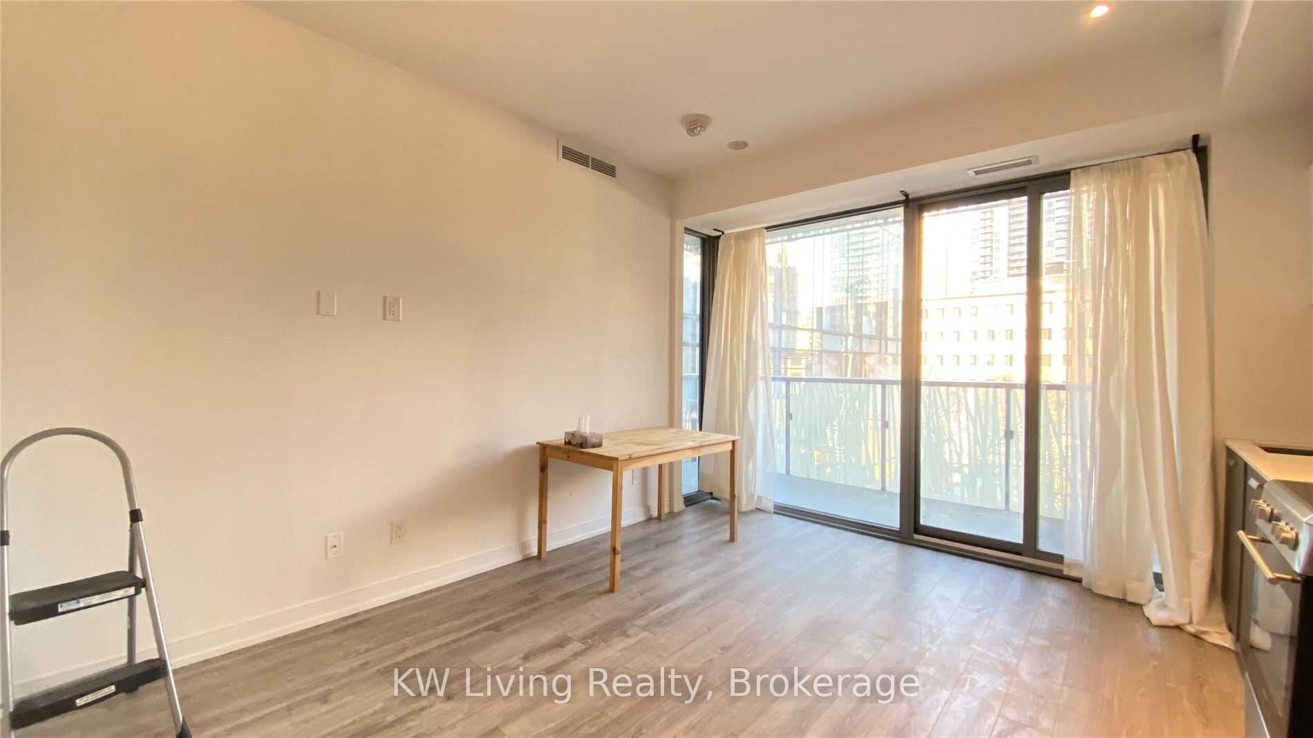 50 Charles Street E 411 Property Photo 5