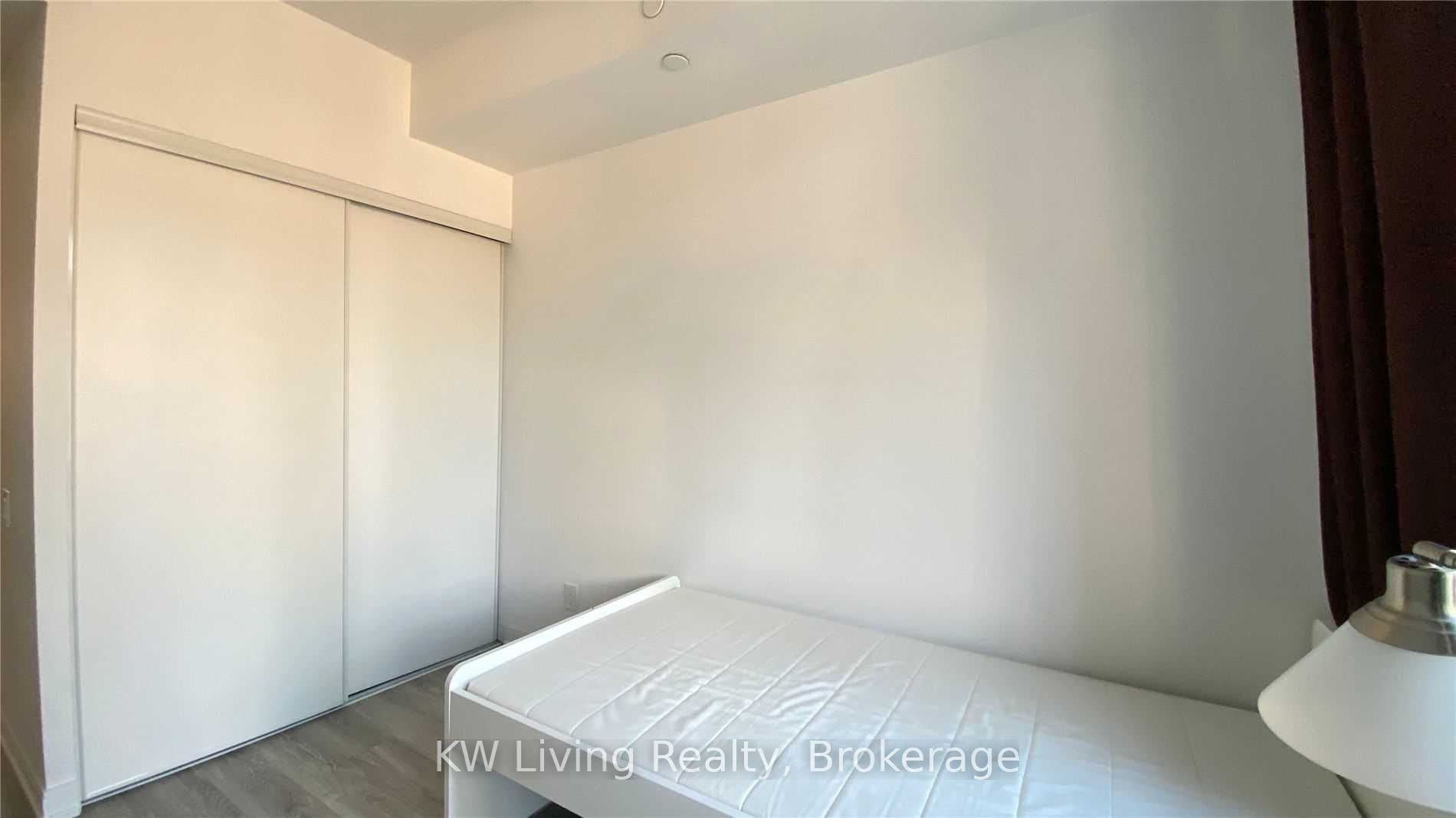 50 Charles Street E 411 Property Photo 8
