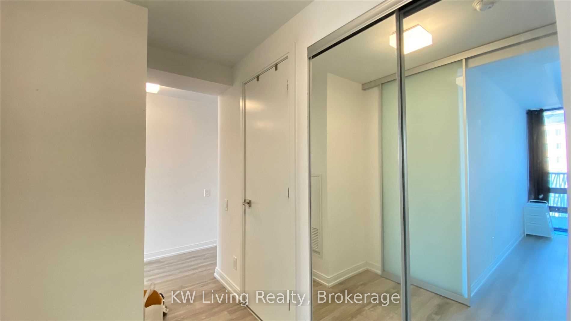 50 Charles Street E 411 Property Photo 9
