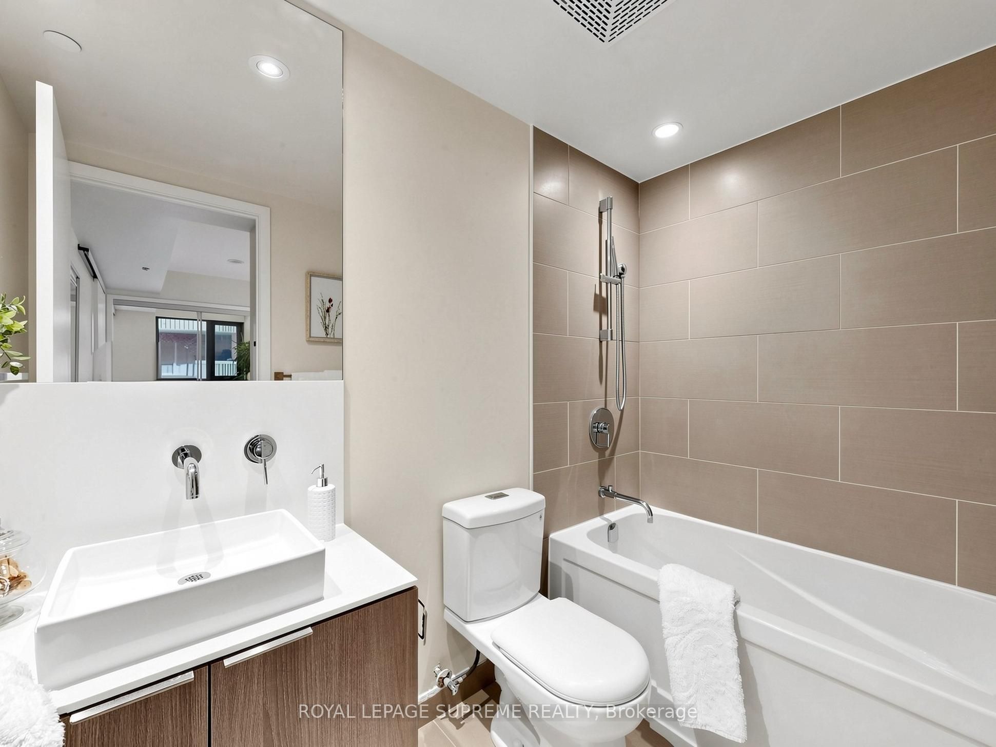 159 Dundas Street E 705 Property Photo 16