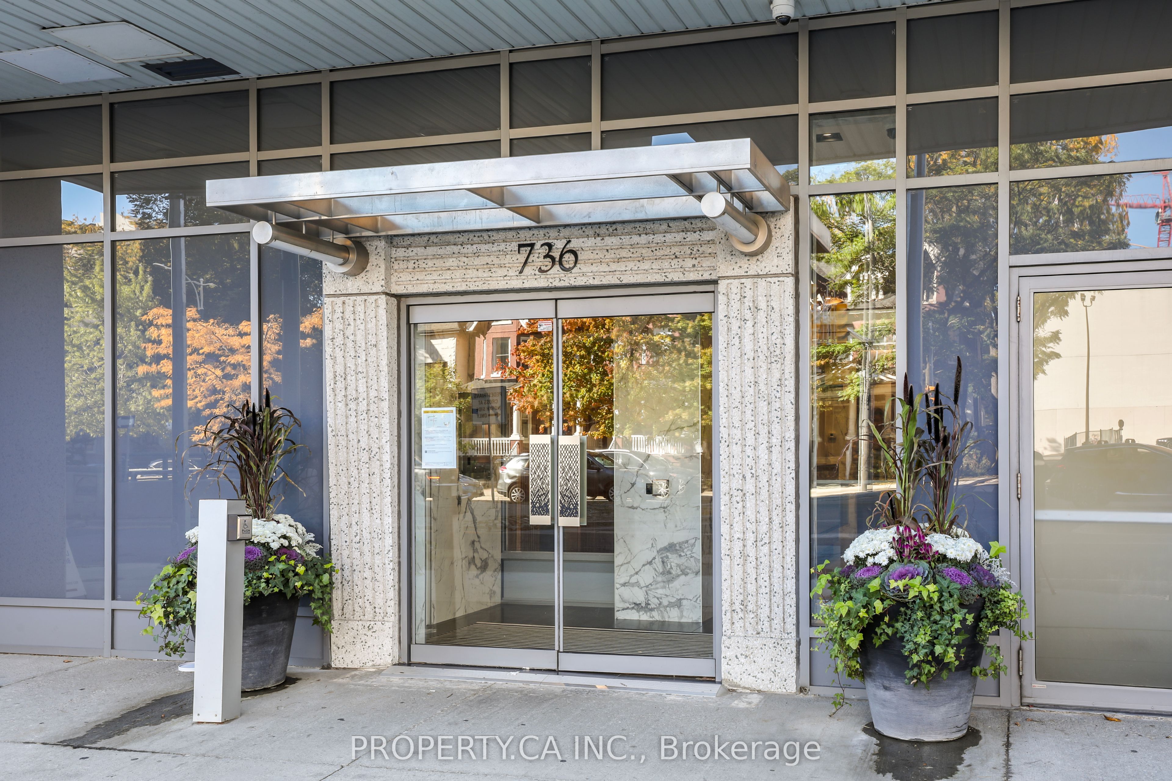 736 Spadina Avenue 1203 Property Photo 2