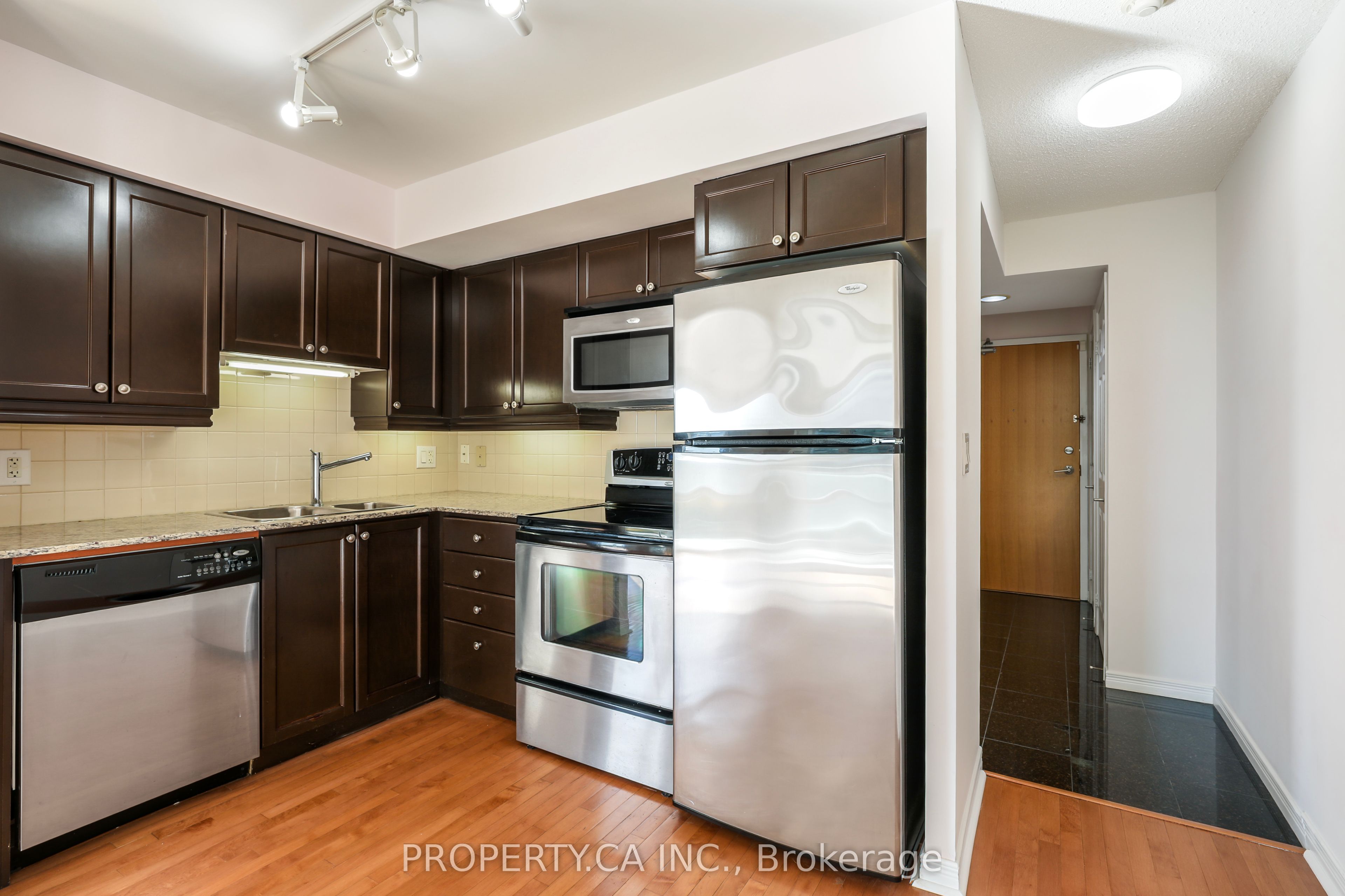 736 Spadina Avenue 1203 Property Photo 4