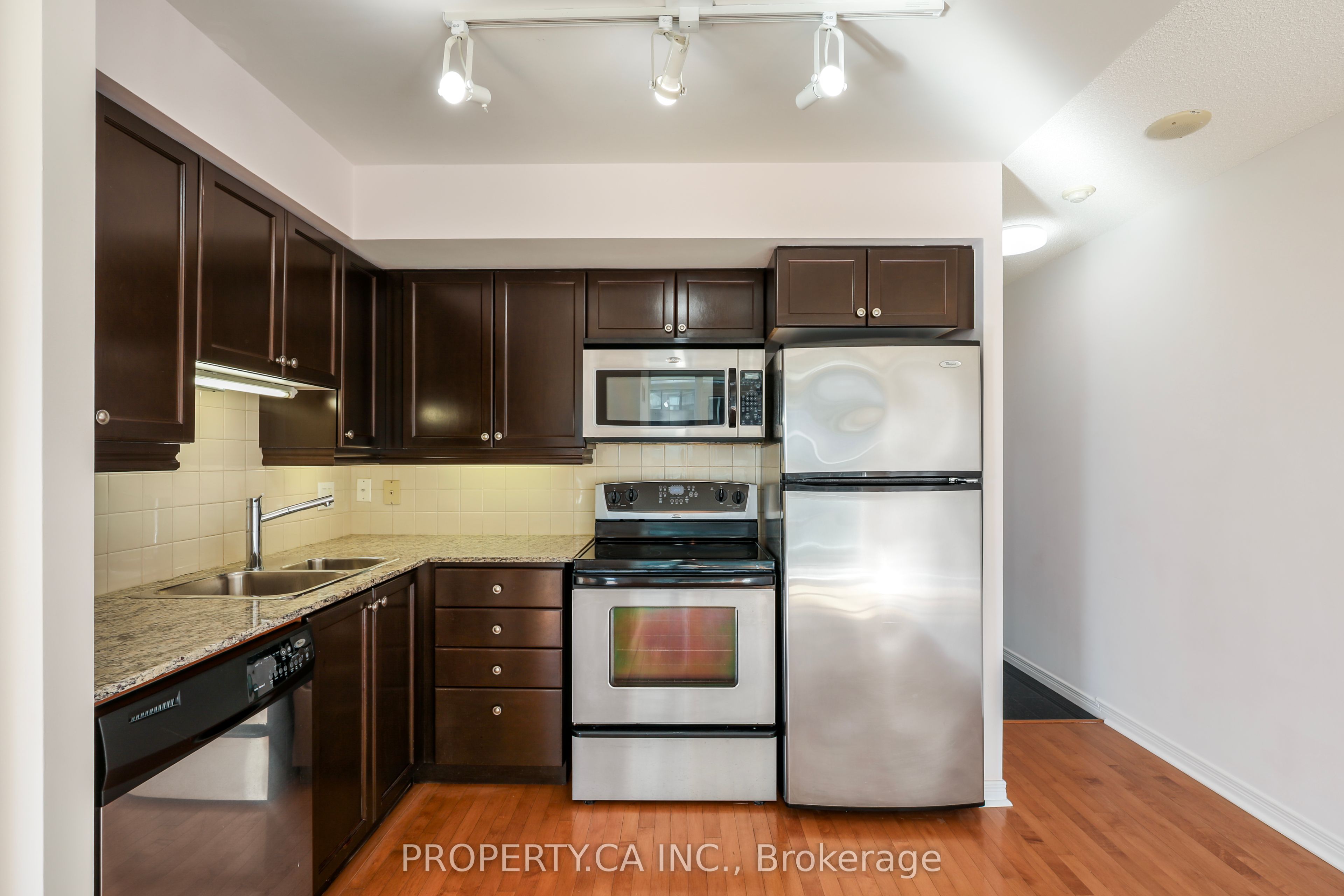 736 Spadina Avenue 1203 Property Photo 5