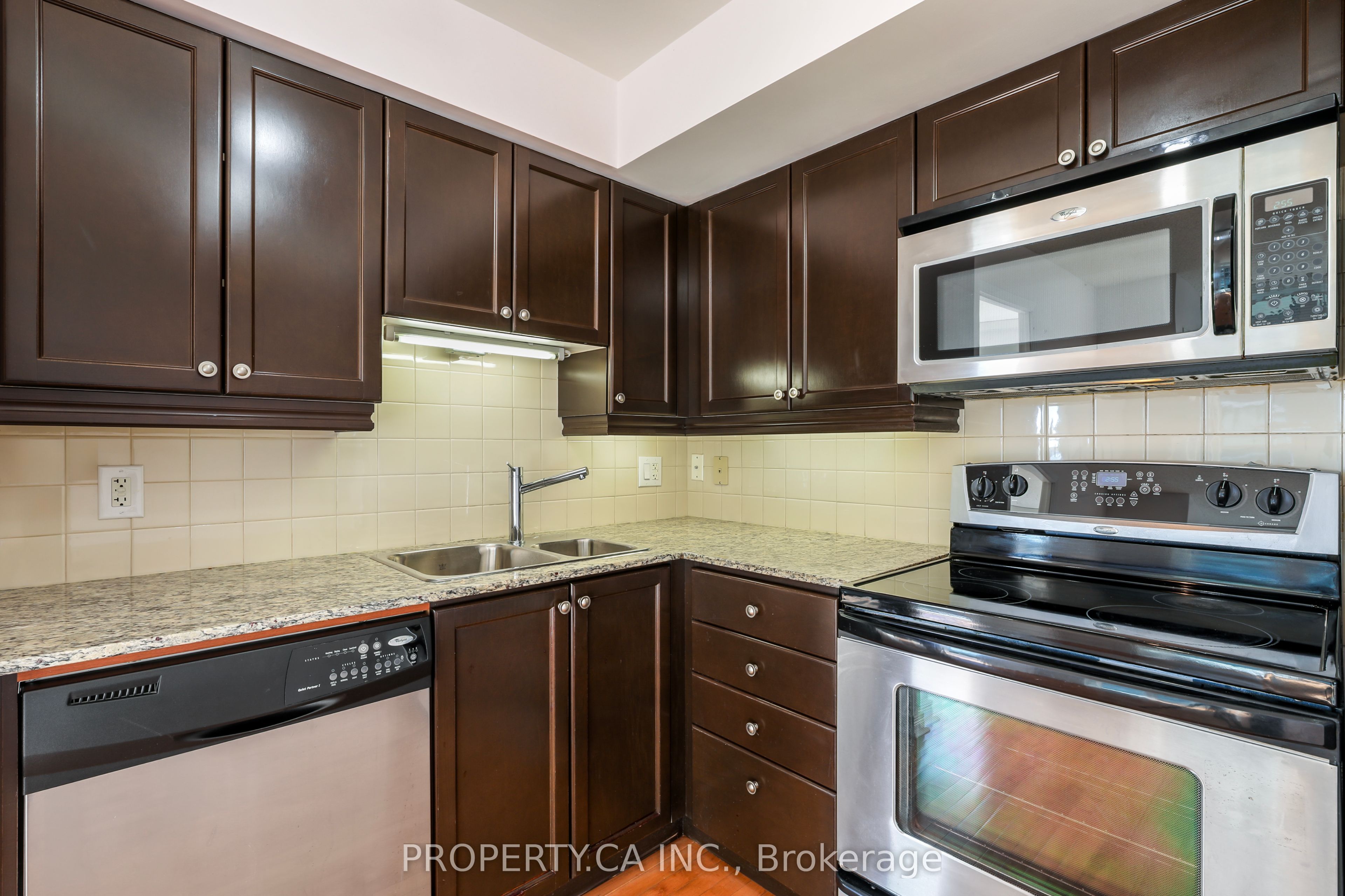 736 Spadina Avenue 1203 Property Photo 6