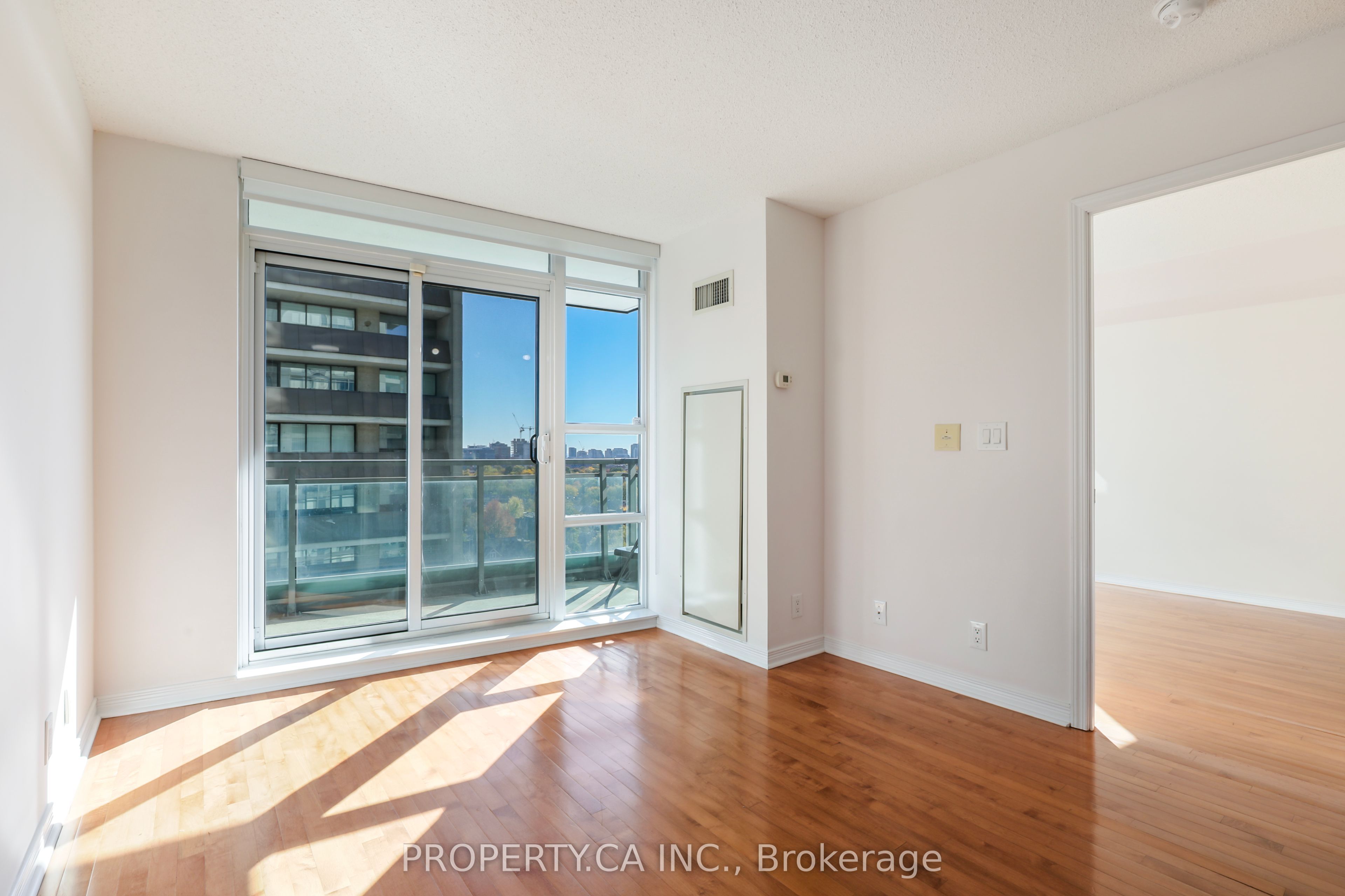 736 Spadina Avenue 1203 Property Photo 8