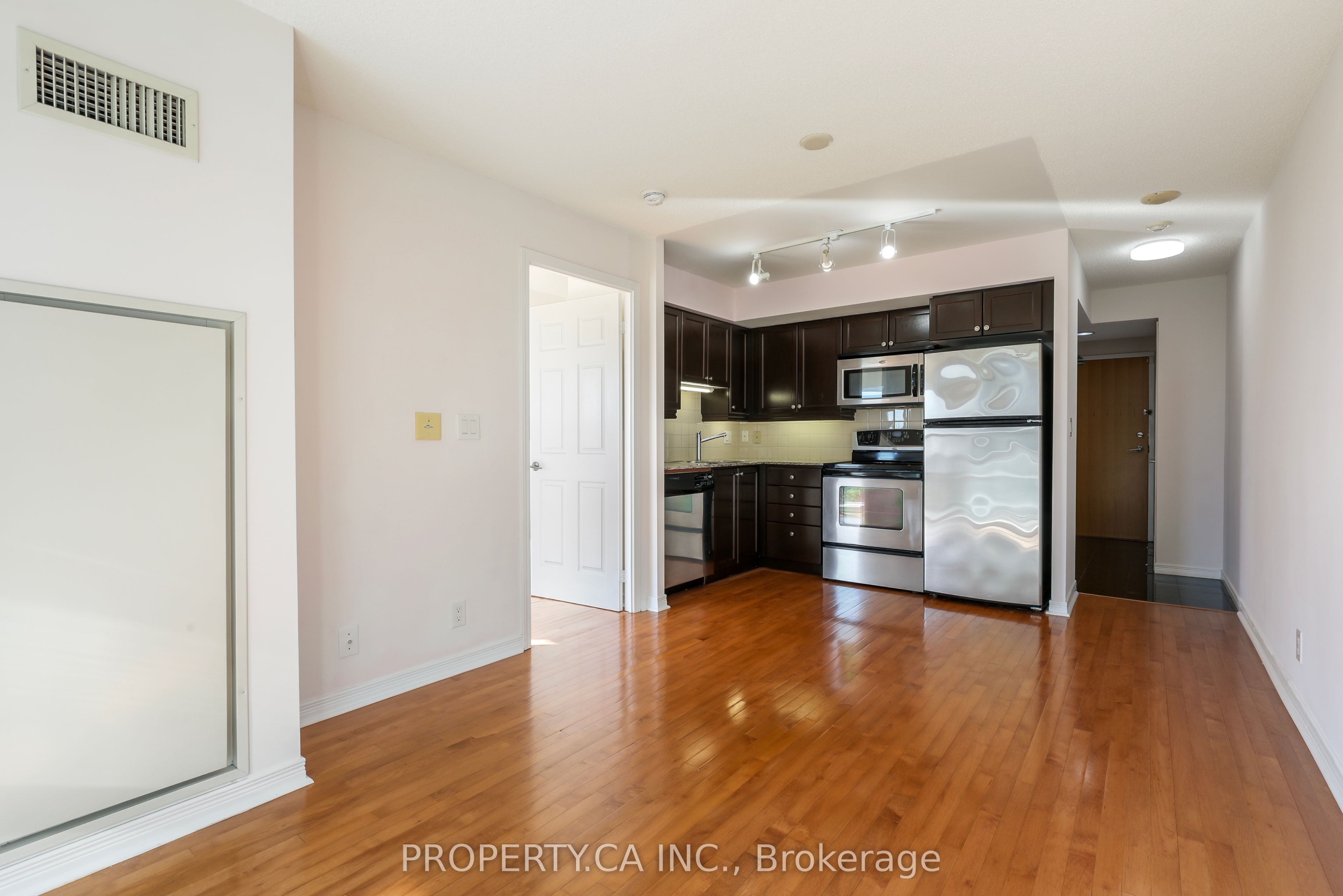 736 Spadina Avenue 1203 Property Photo 9