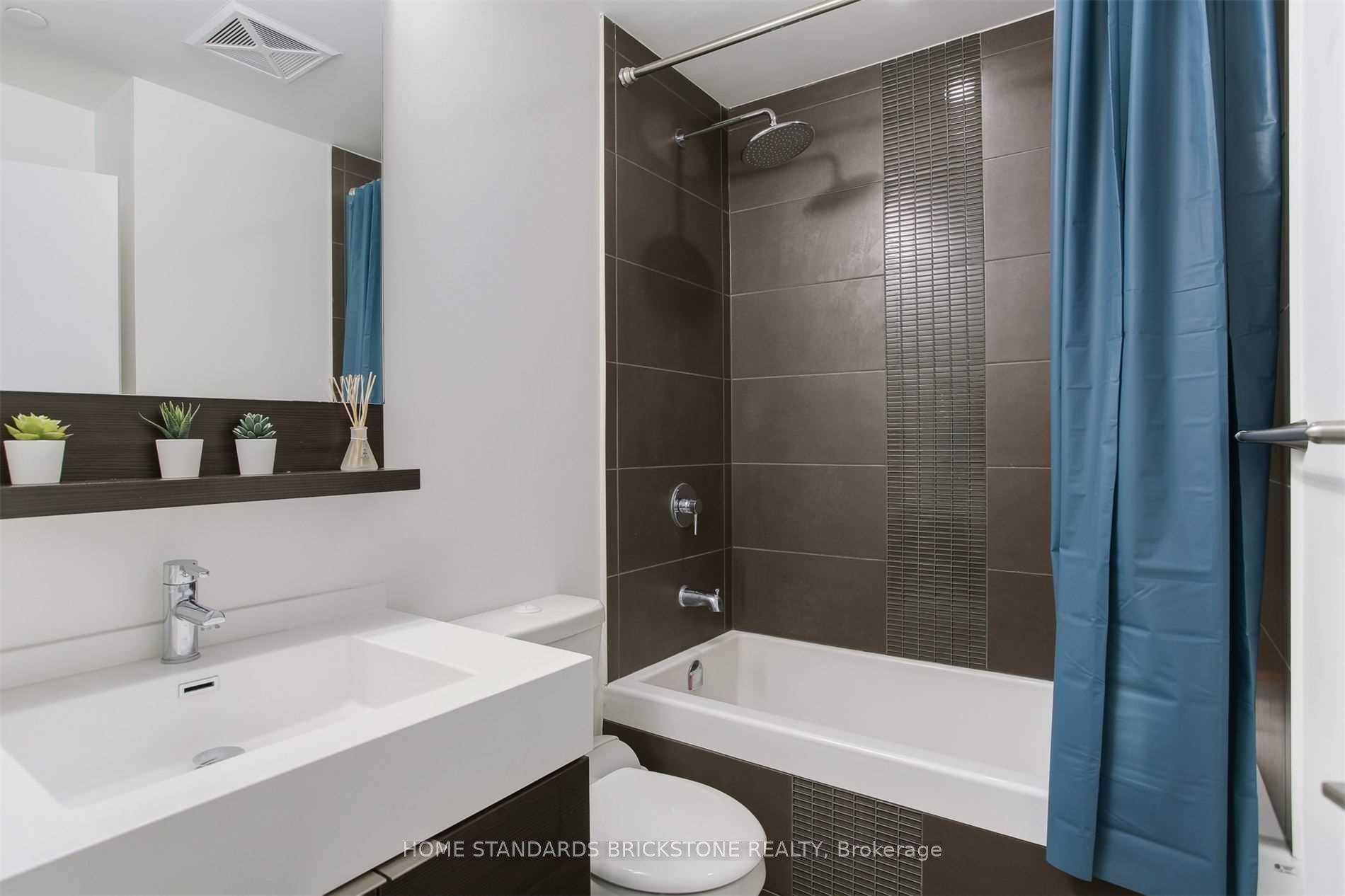 28 Avondale Avenue 1101 Property Photo 4
