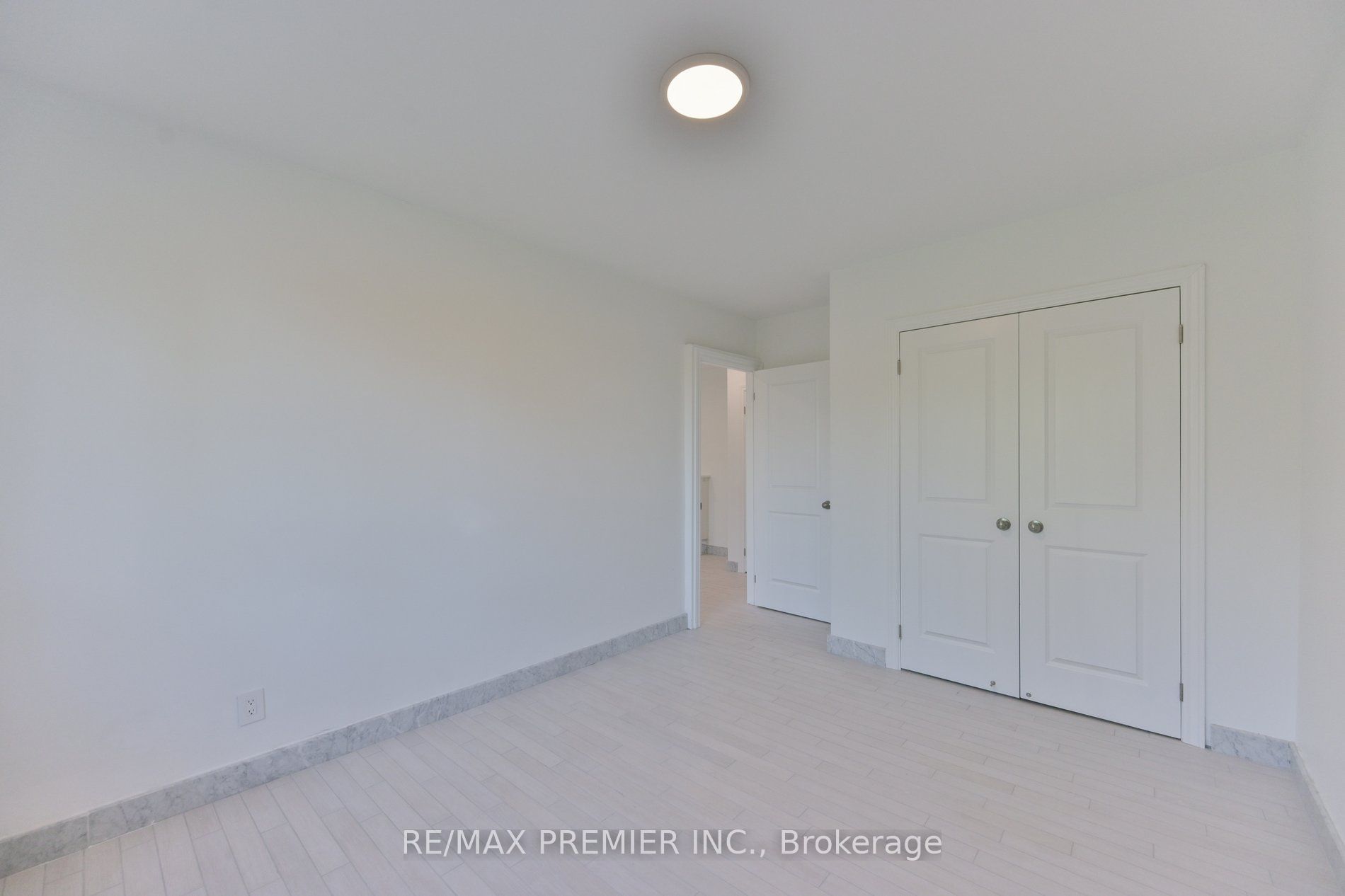 10 Ellison Avenue 202 Property Photo 7