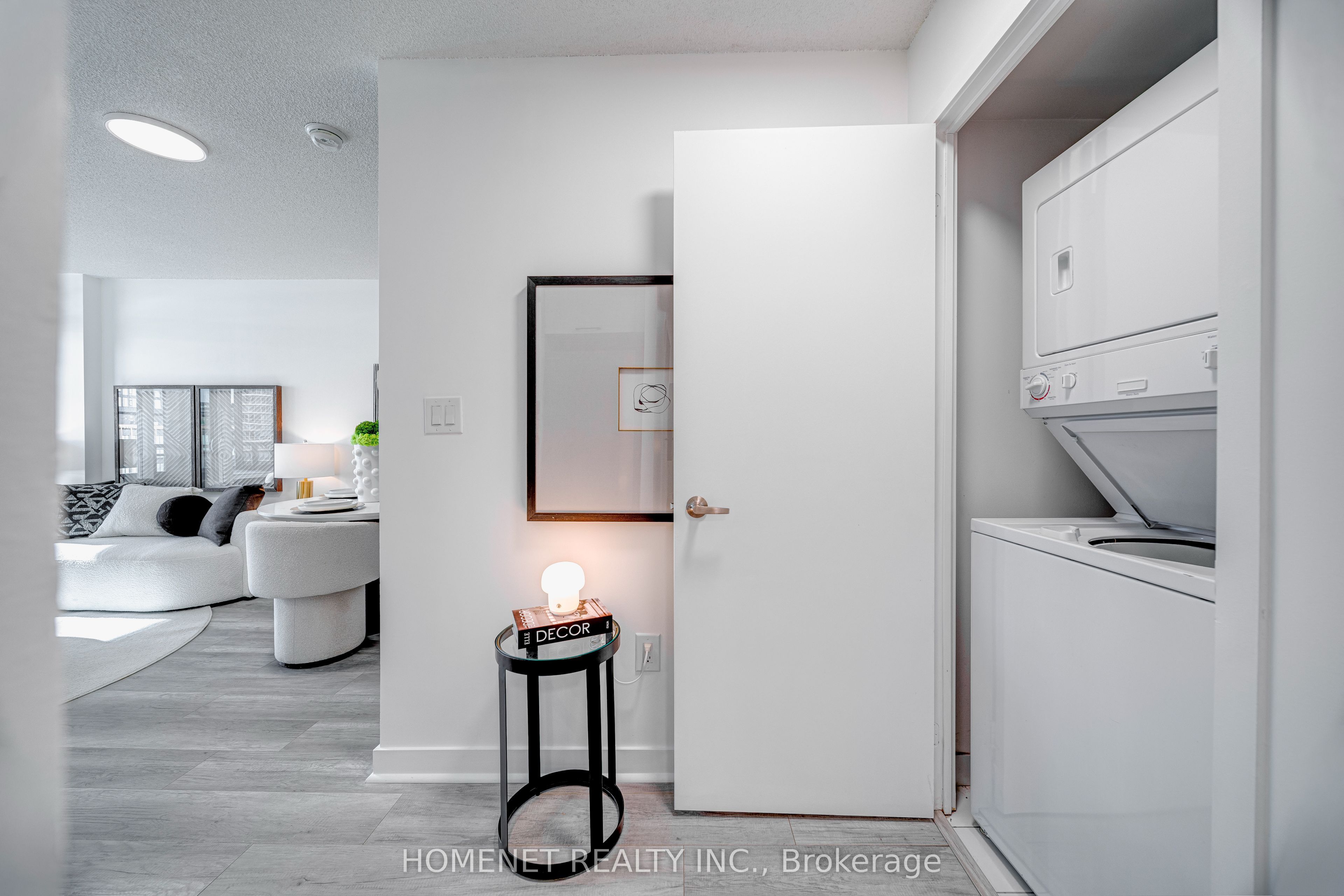 25 Telegram Mews 816 Property Photo 7