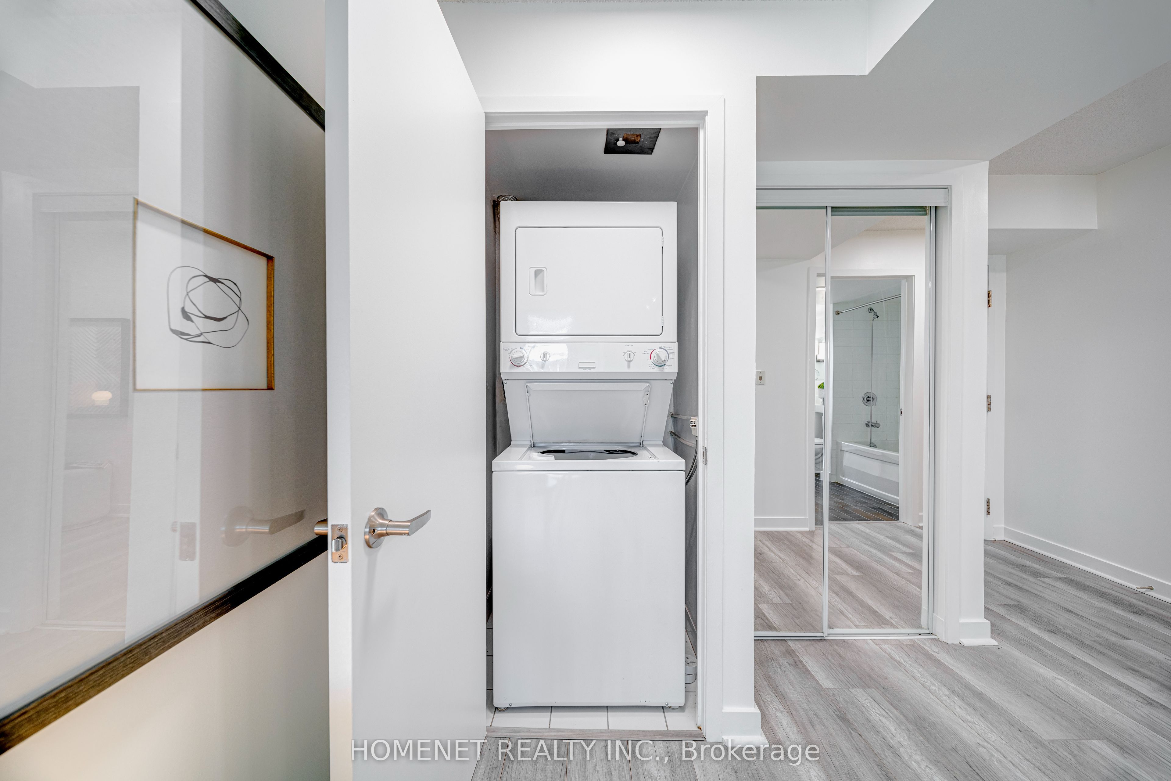 25 Telegram Mews 816 Property Photo 8