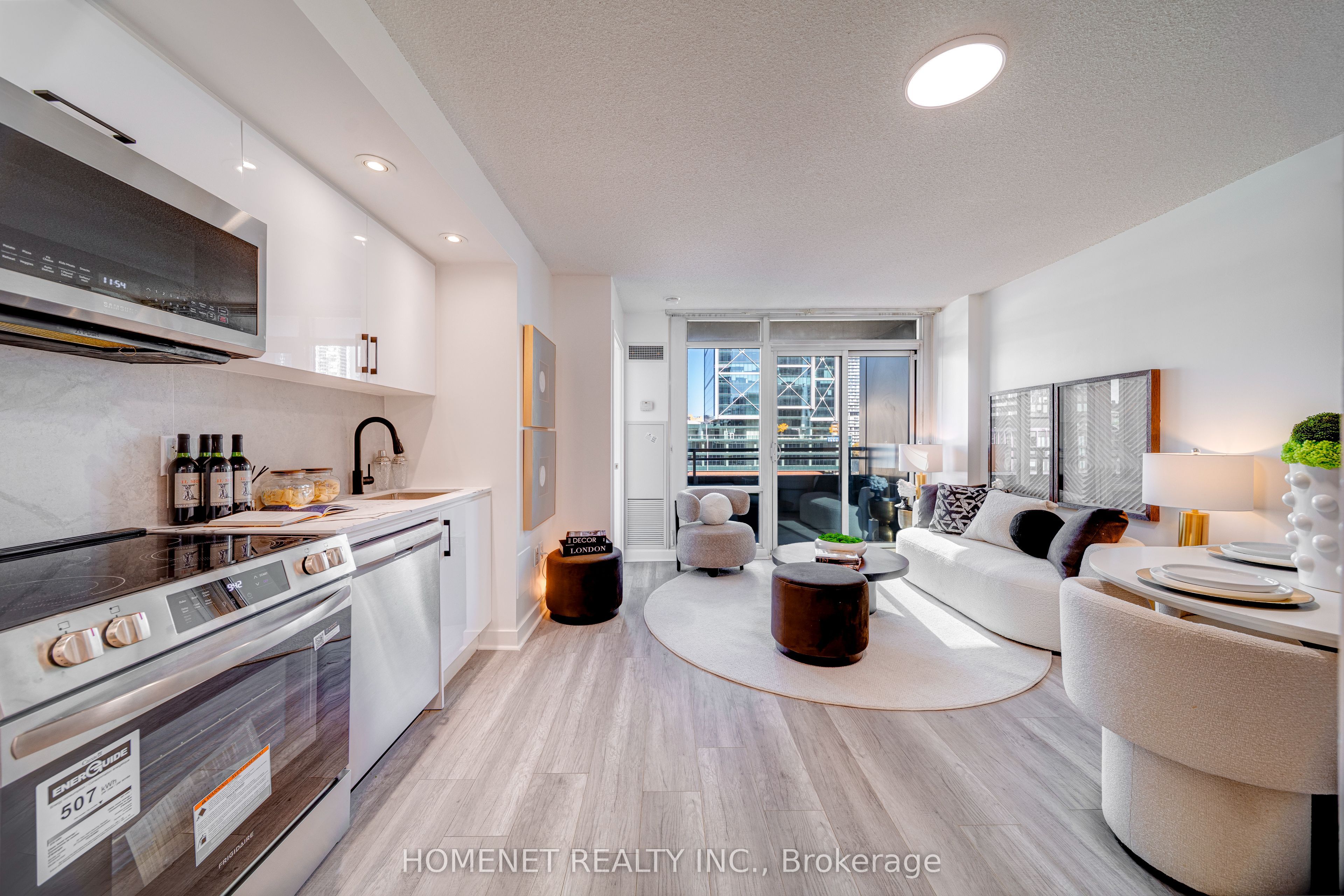 25 Telegram Mews 816 Property Photo 10