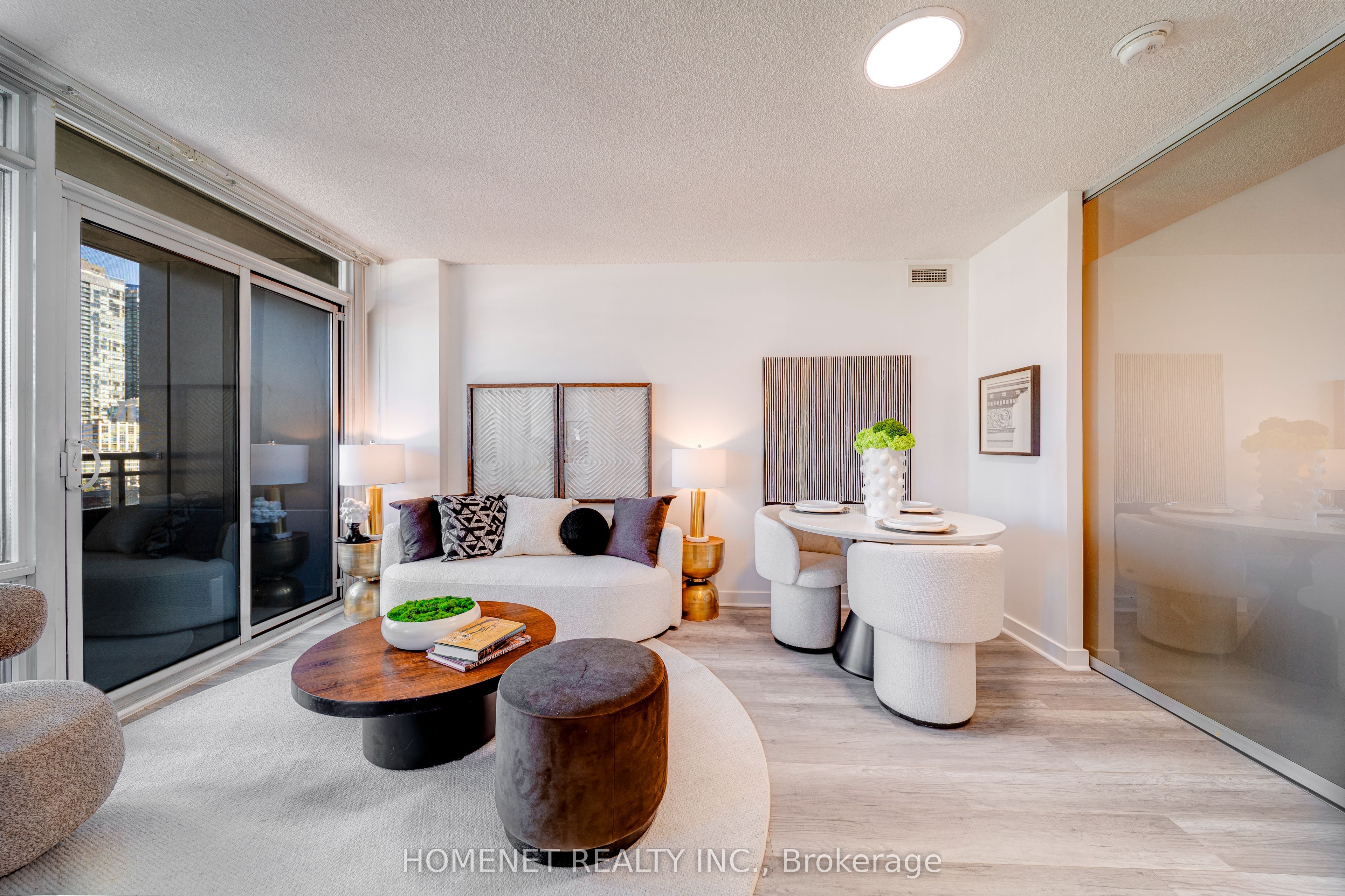 25 Telegram Mews 816 Property Photo 17