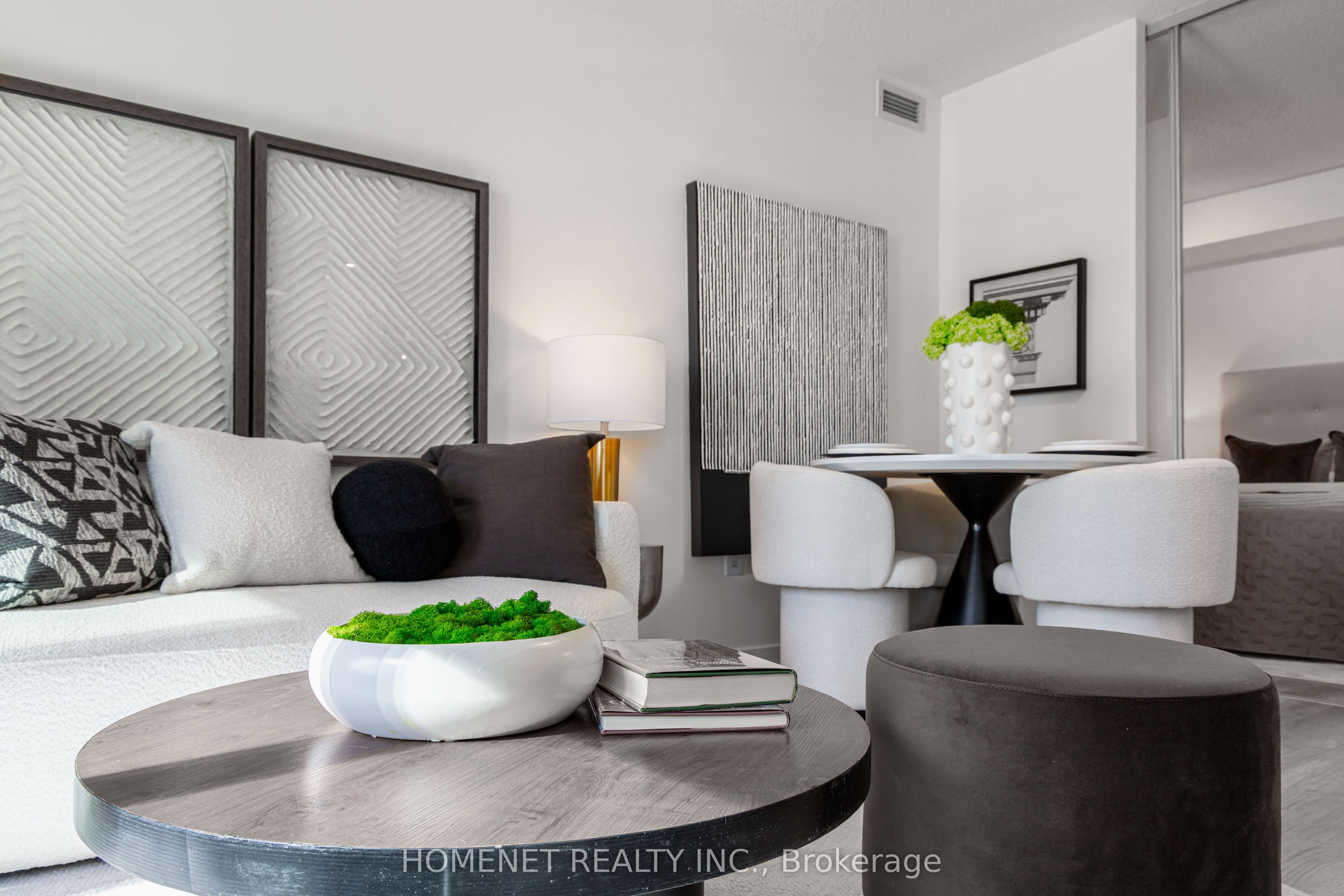 25 Telegram Mews 816 Property Photo 18