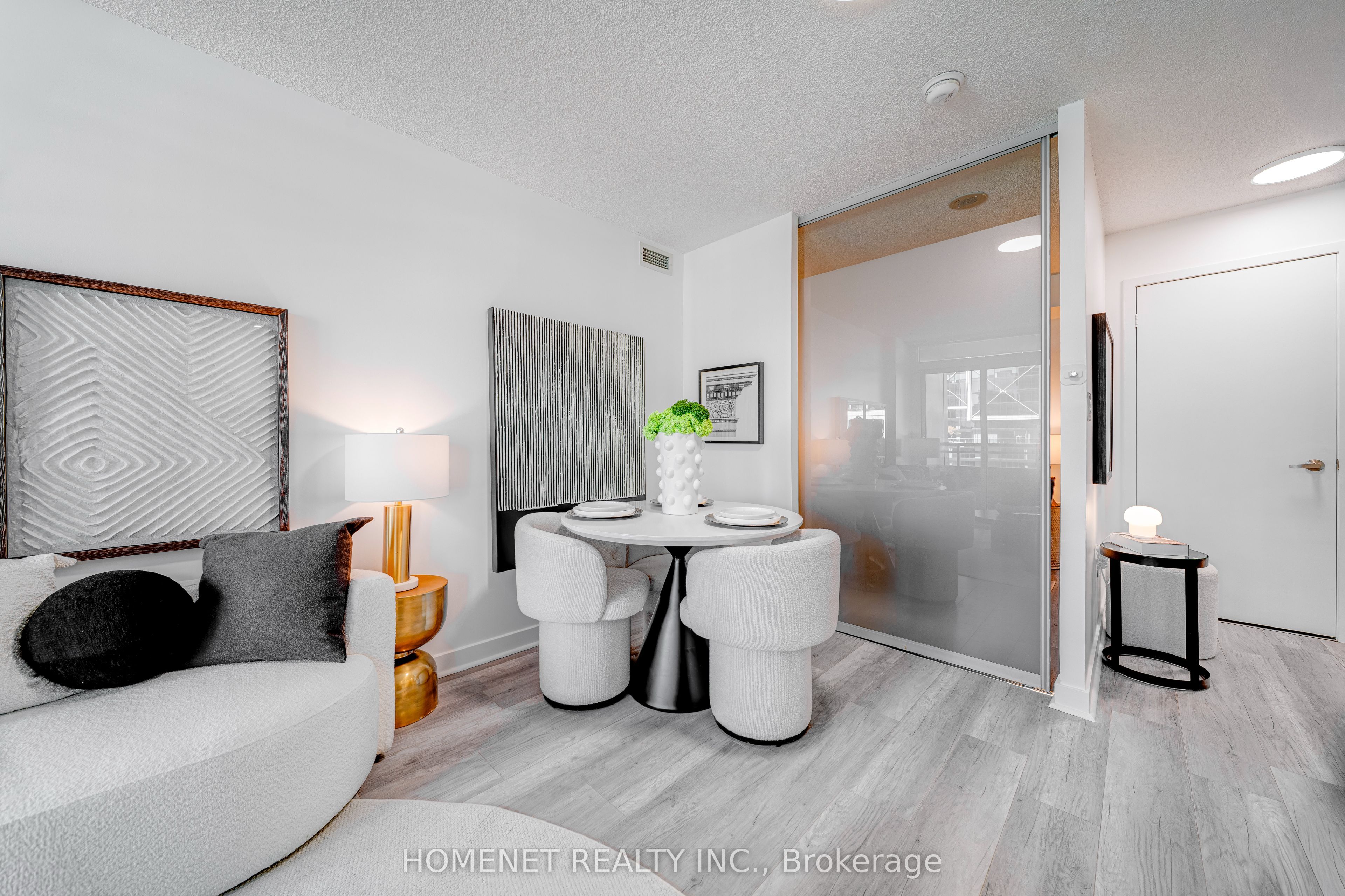 25 Telegram Mews 816 Property Photo 21