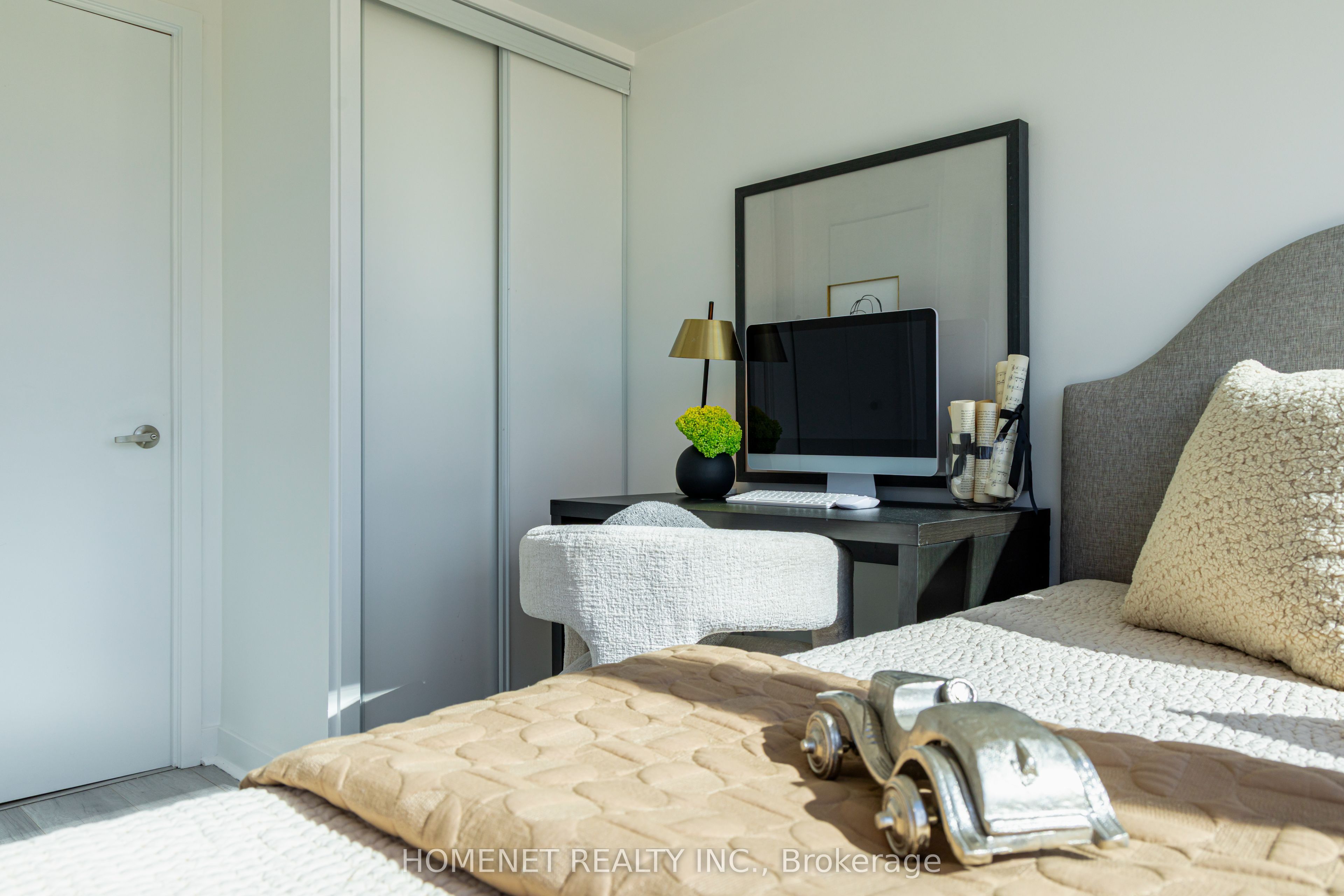 25 Telegram Mews 816 Property Photo 31
