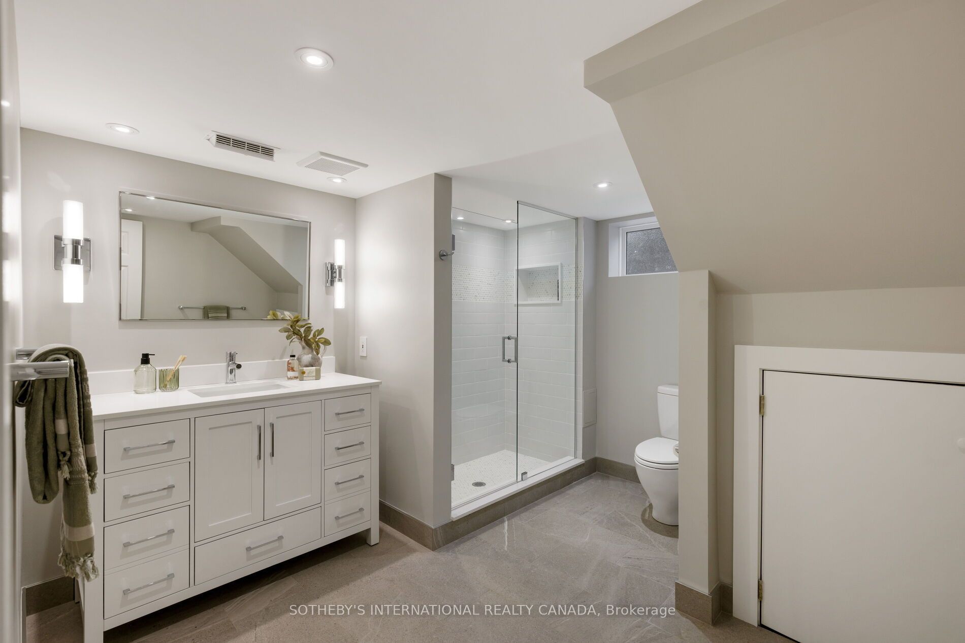 1 Nina Street Property Photo 31