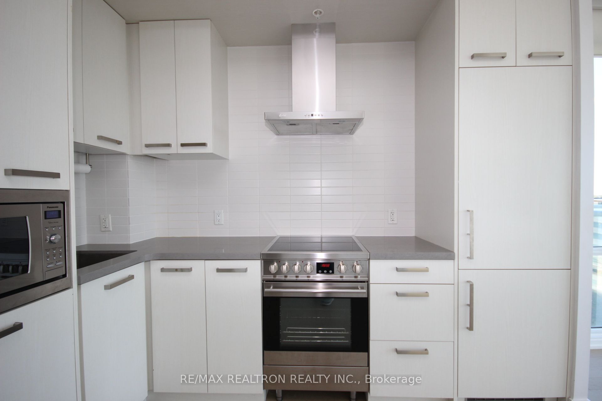 455 Front Street E N1008 Property Photo 10