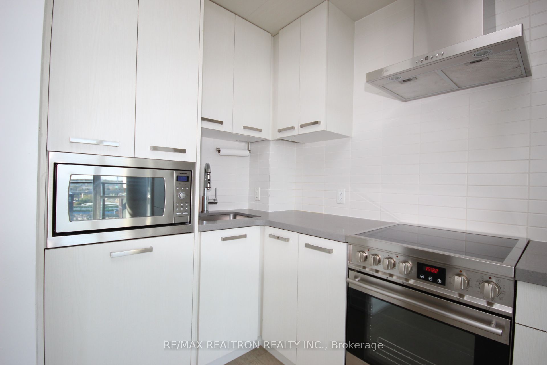 455 Front Street E N1008 Property Photo 11