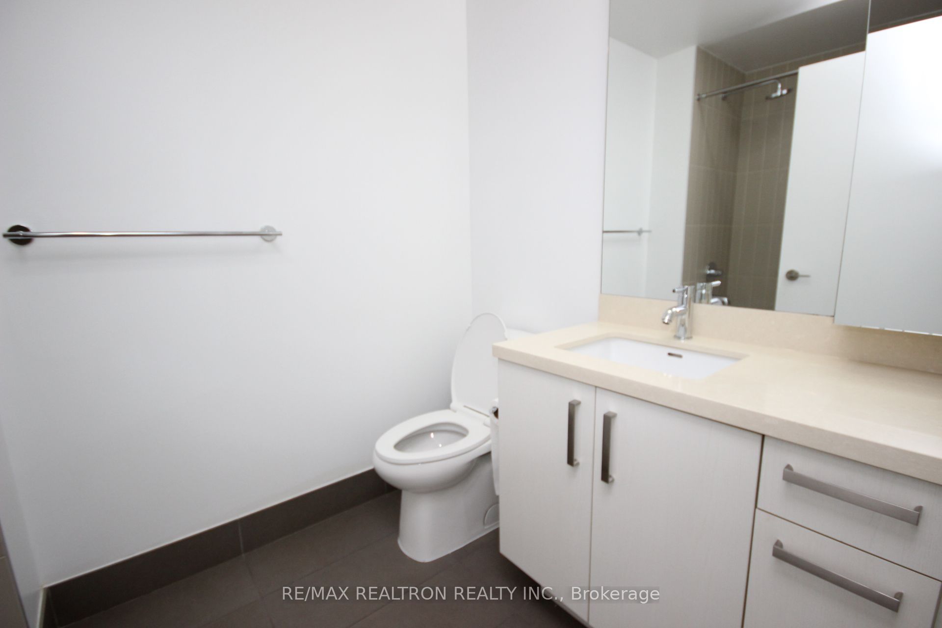 455 Front Street E N1008 Property Photo 17