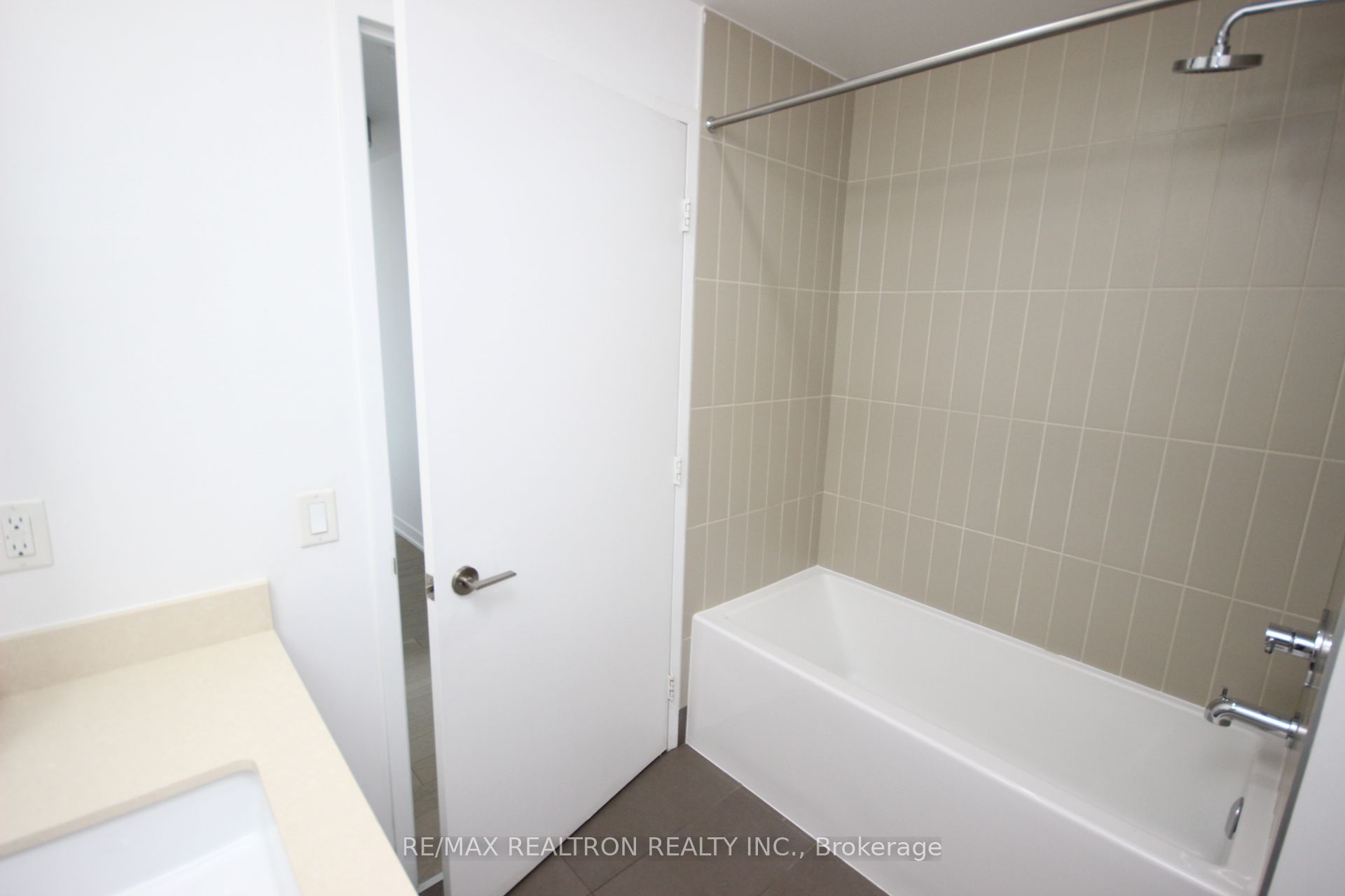 455 Front Street E N1008 Property Photo 18