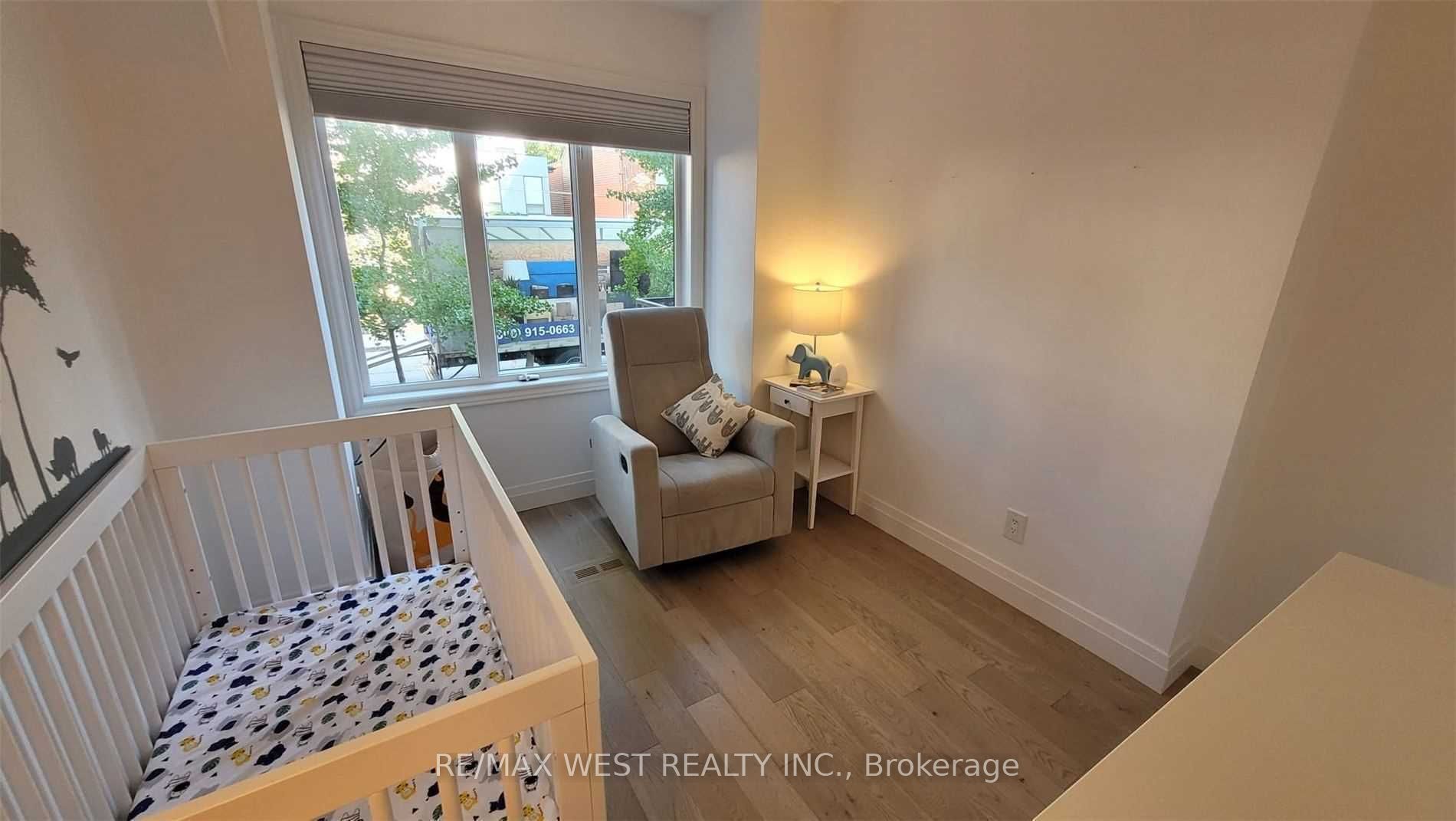 208 Niagara Street 99 Property Photo 16