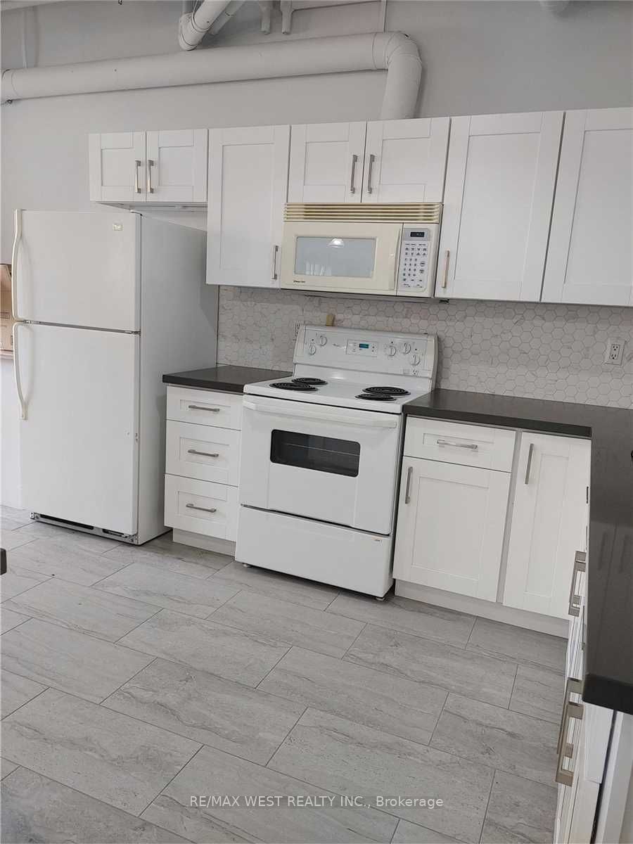 208 Niagara Street 99 Property Photo 28