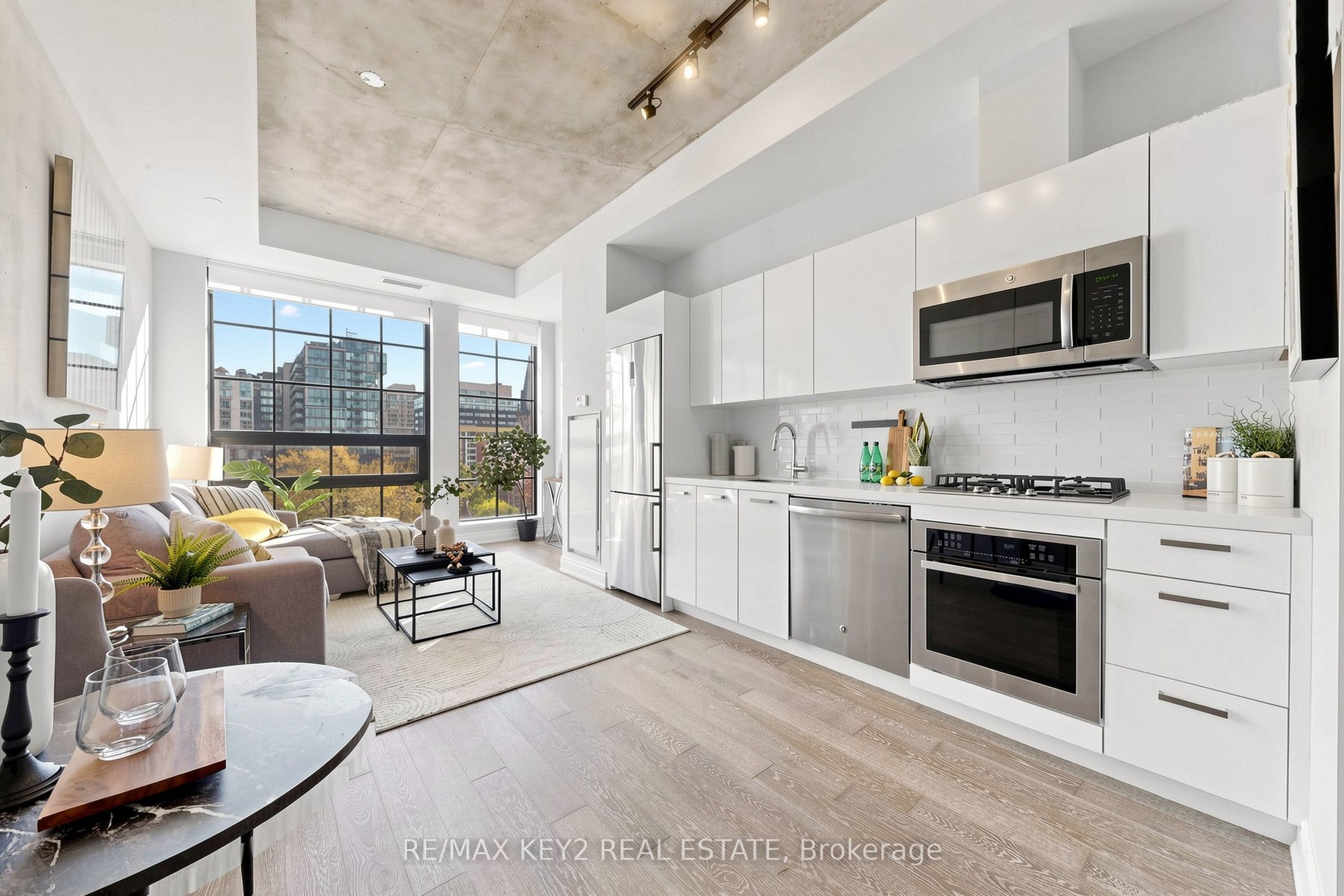 608 Richmond Street W 615 Property Photo 11
